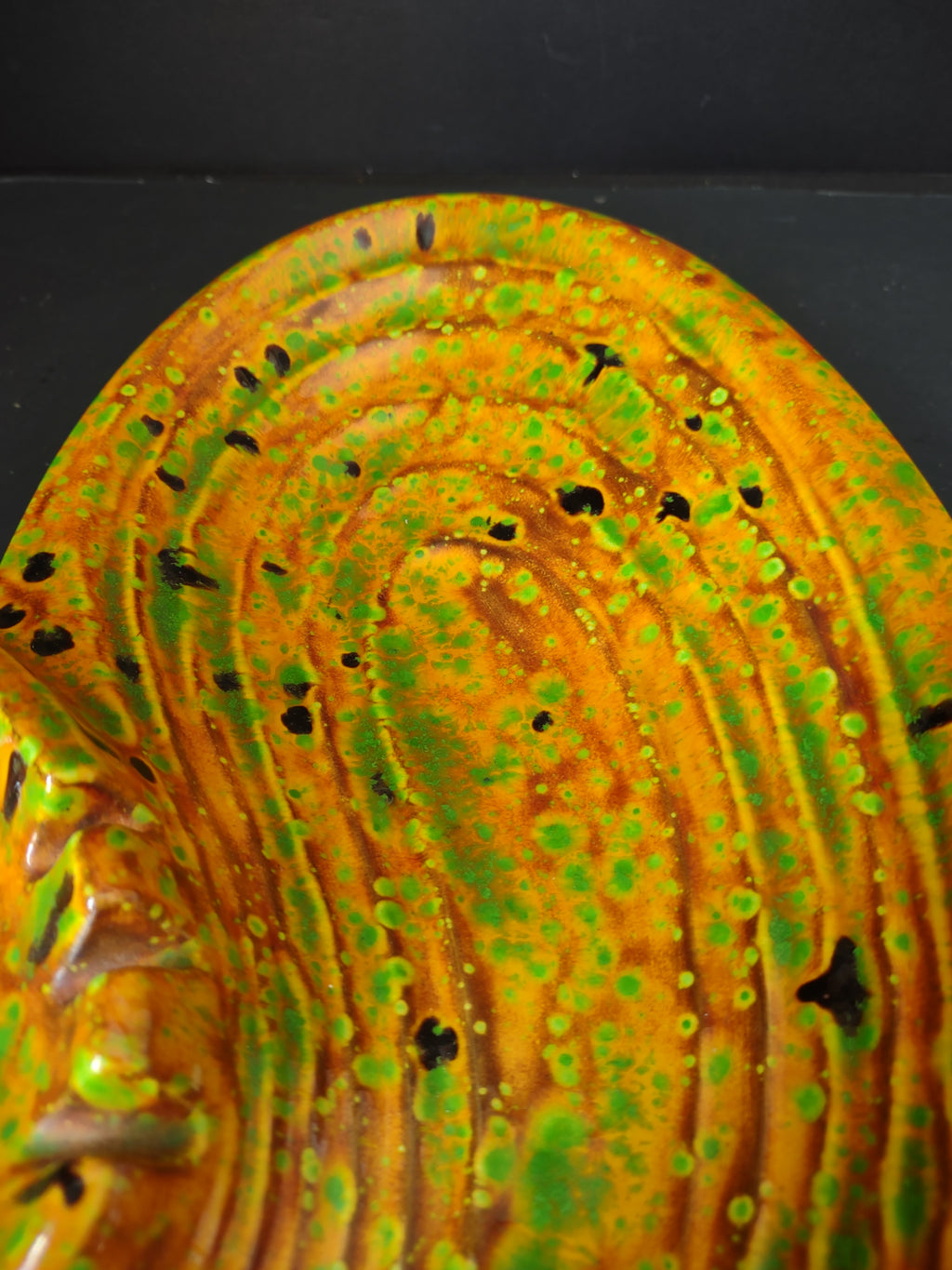 Vintage Atlantic Mold MCM Ashtray Orange Green Speckle Glaze Nautilus 12" [6672]