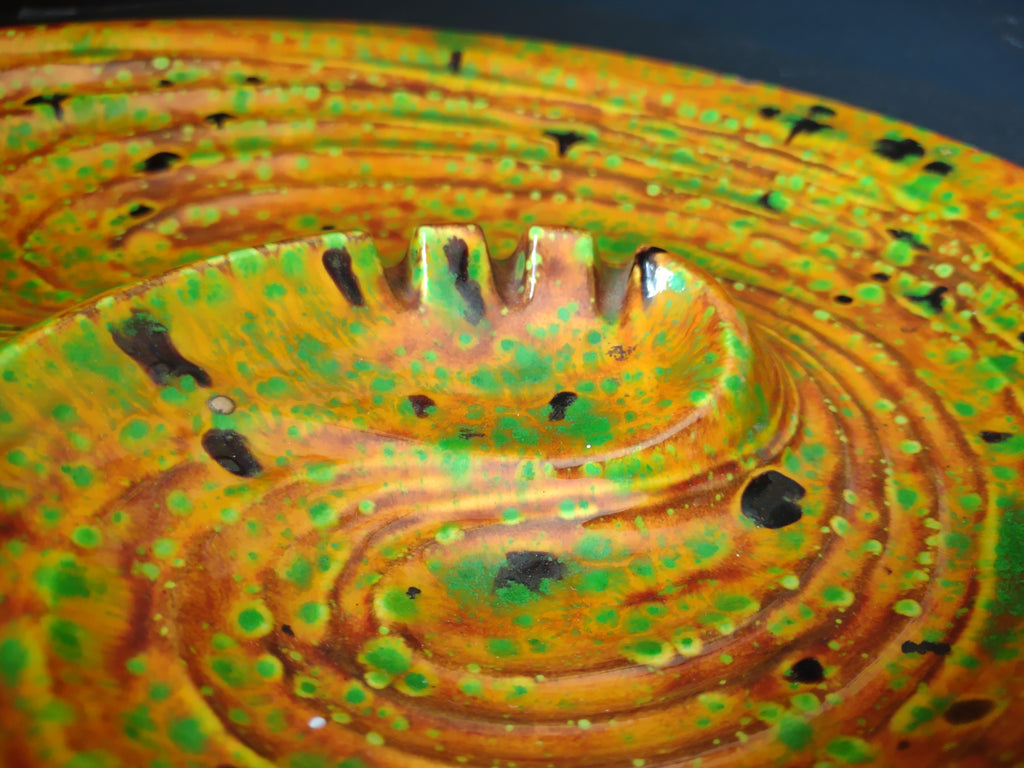 Vintage Atlantic Mold MCM Ashtray Orange Green Speckle Glaze Nautilus 12" [6672]