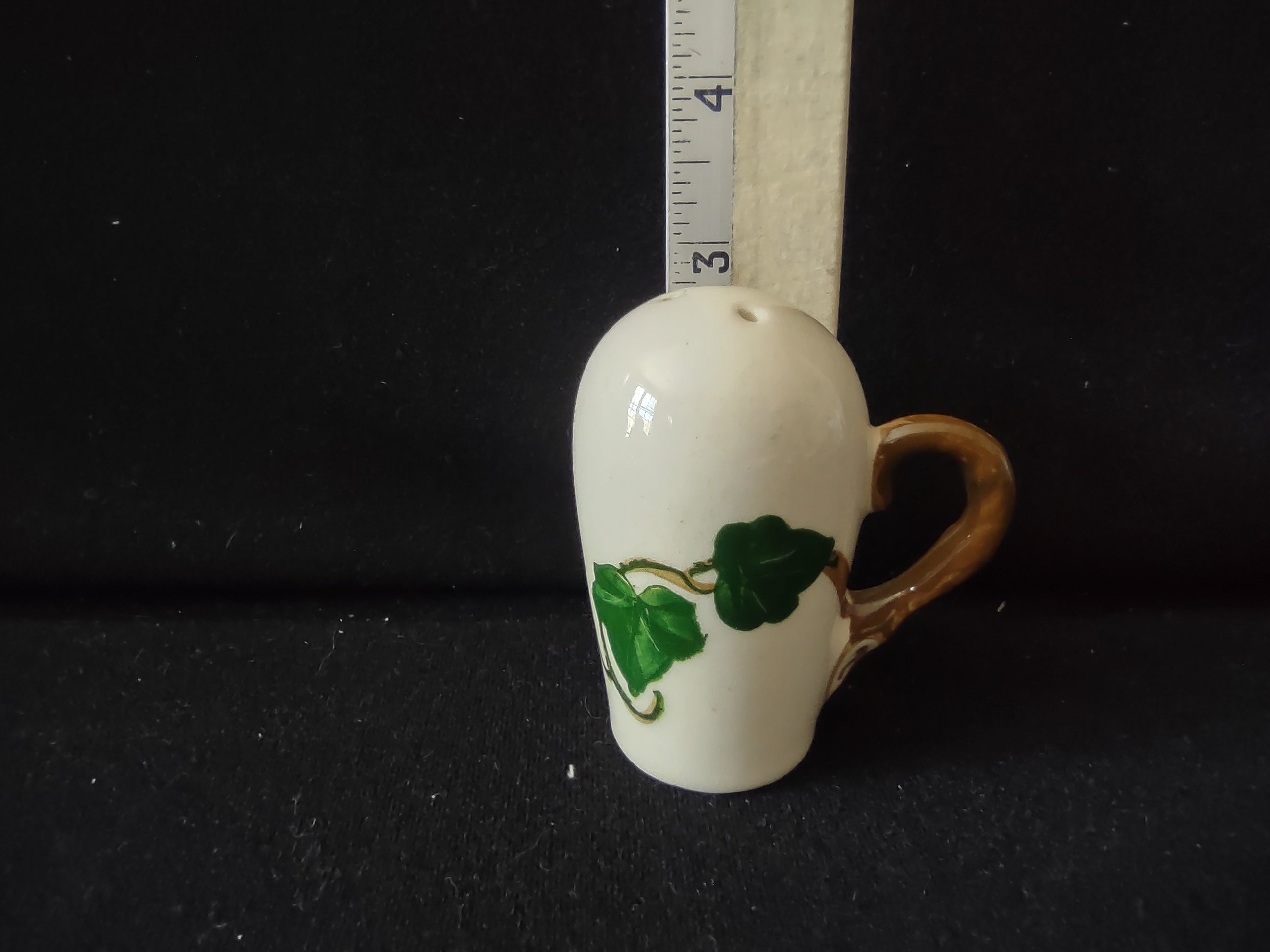Vintage Metlox Poppytrail California Ivy Hand Painted Pepper Shaker [6654]