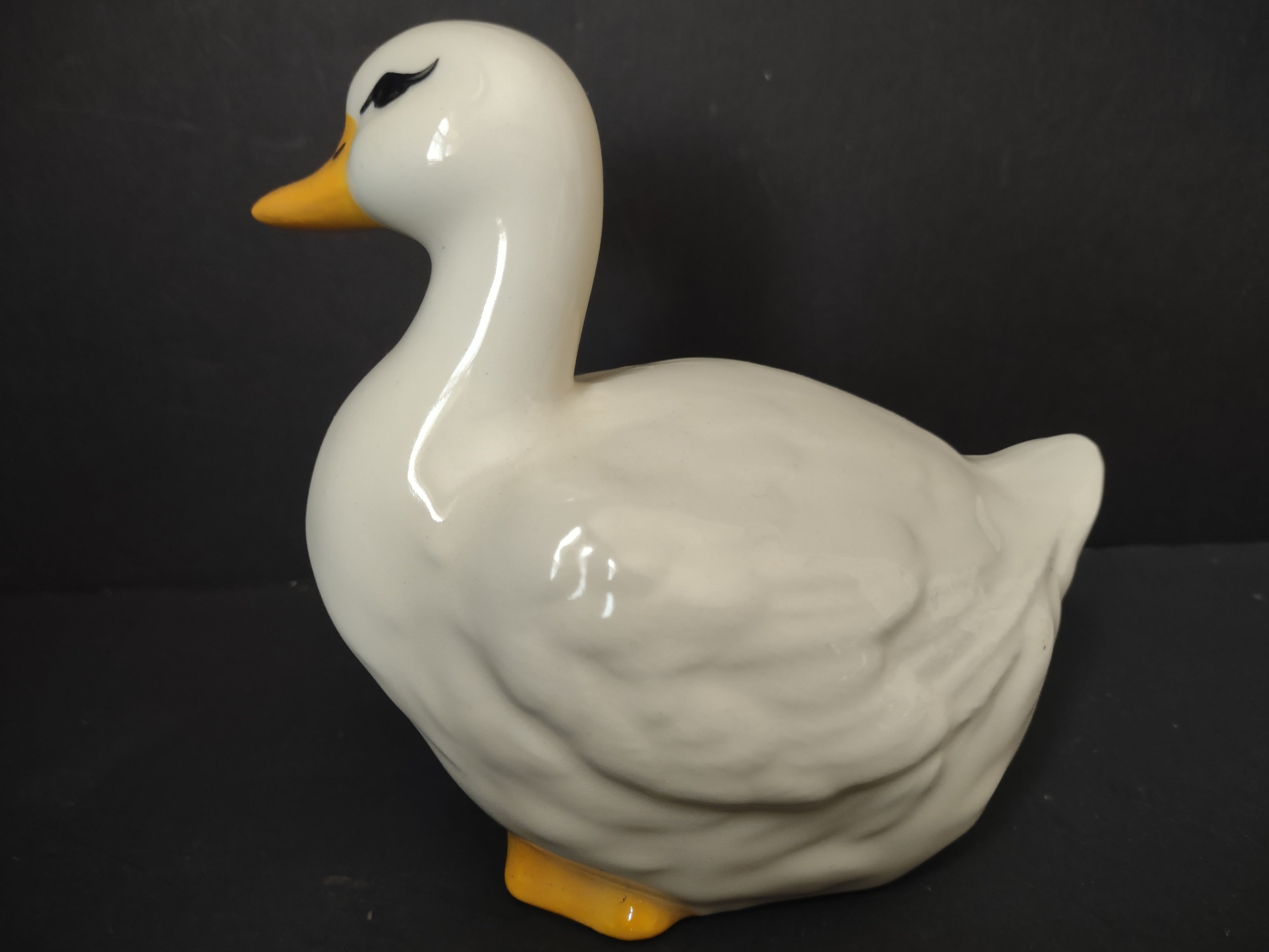 Vintage White Ceramic Duck Figurine Yellow Beak Farmhouse Decor [6666]