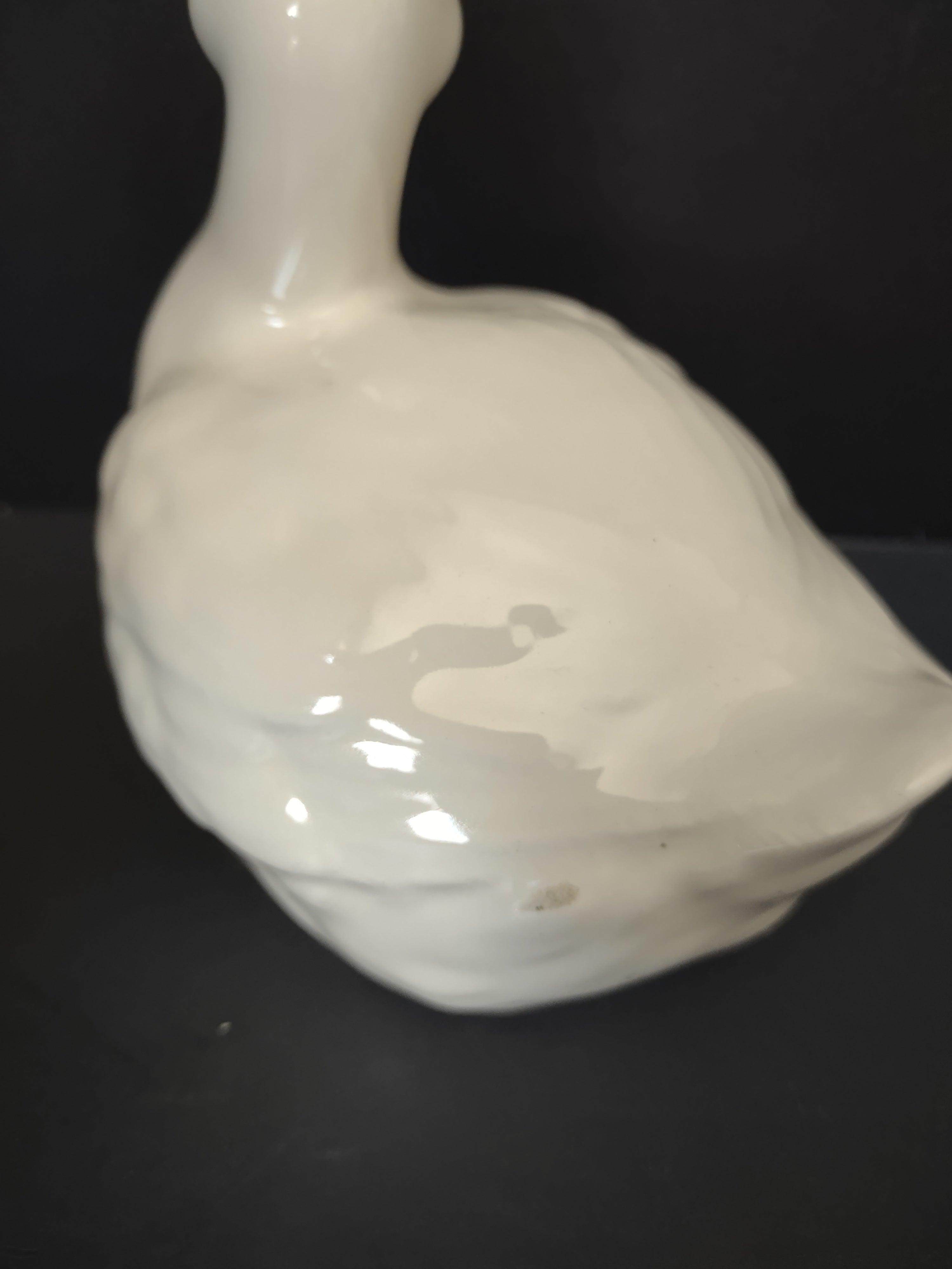 Vintage White Ceramic Duck Figurine Yellow Beak Farmhouse Decor [6666]