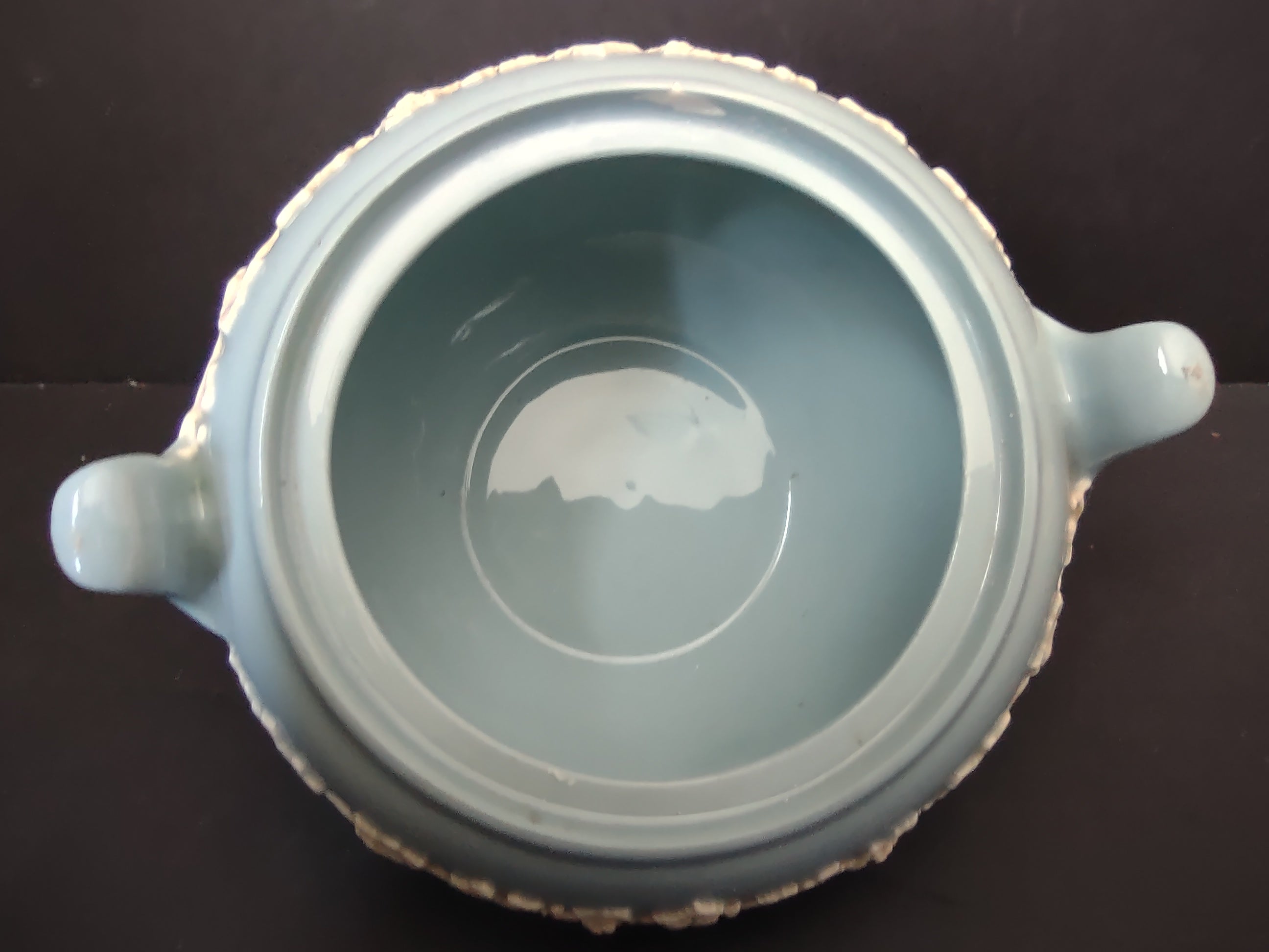 Vintage Wedgwood Queens Ware Blue Grapevine Relief Bowl England REPAIRED [6665]