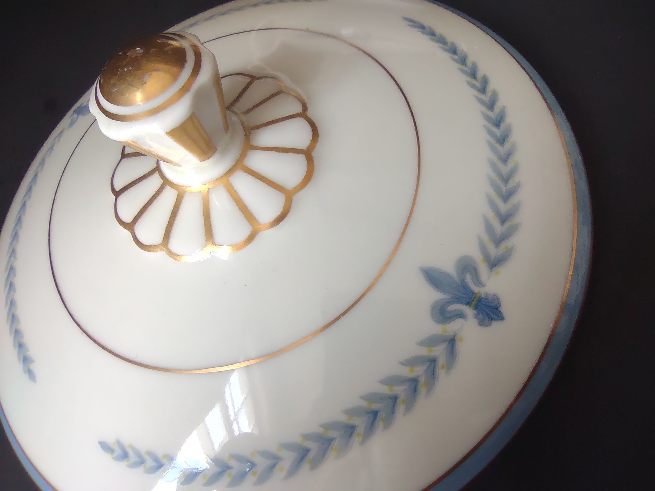 Vintage Lamberton China Blue Fleur de Lis Gold Lidded Soup Tureen REPAIRED[6663]