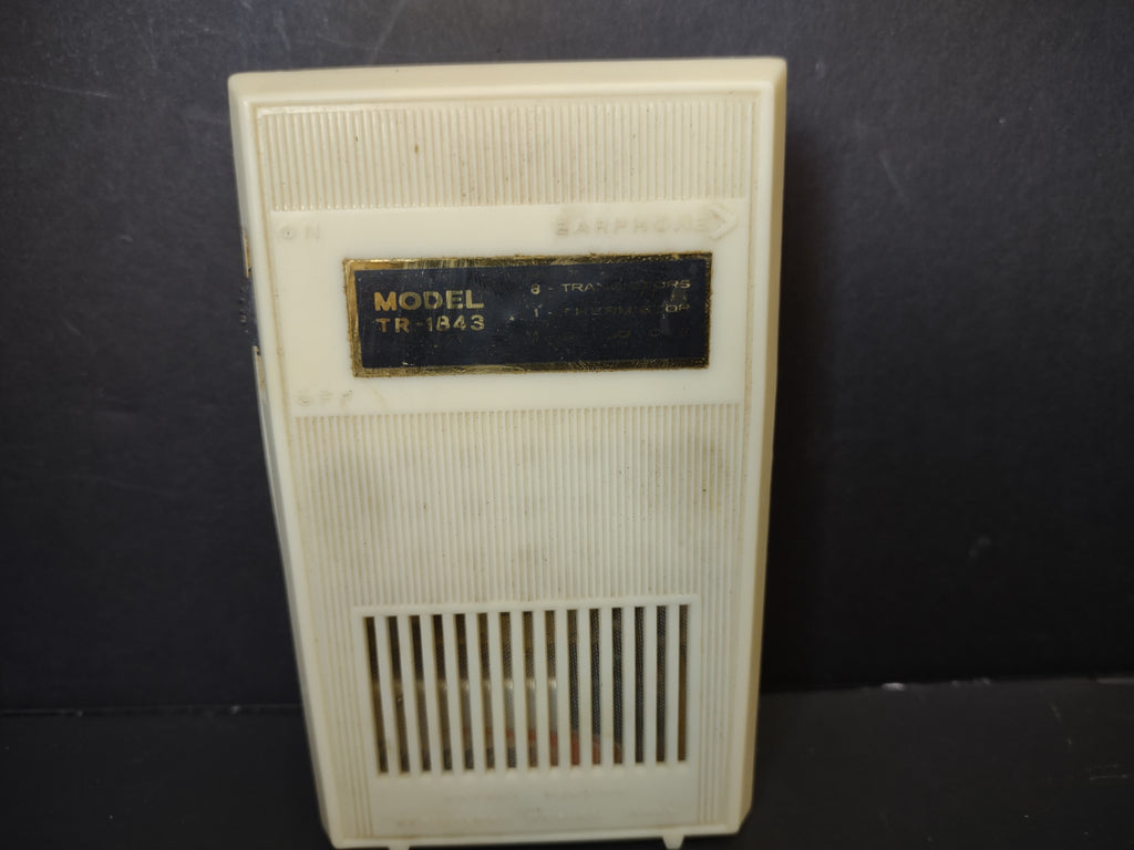 Vintage Realtone 8 Transistor Radio TR-1843 Cream w/ Leather Case Works [6692]