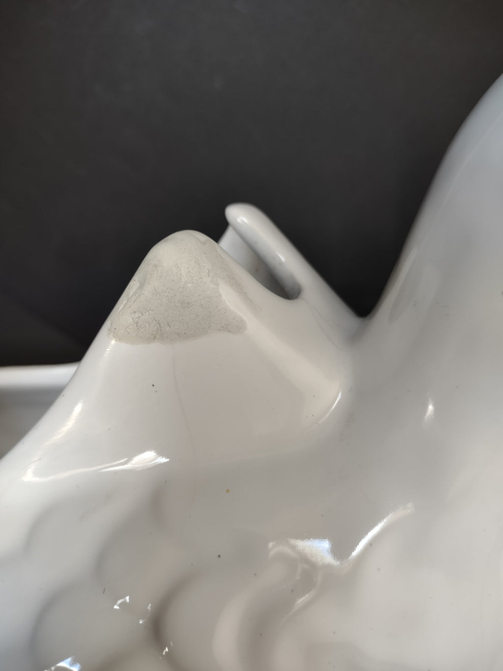 Vintage Portugal Ceramic White Duck Bathroom Brush Holder Country Cottage REPAIRED [6691]