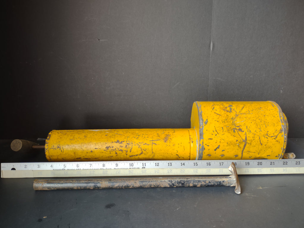 Vintage Yellow Steel Garden Duster Pump Wooden T-Handle [6689]