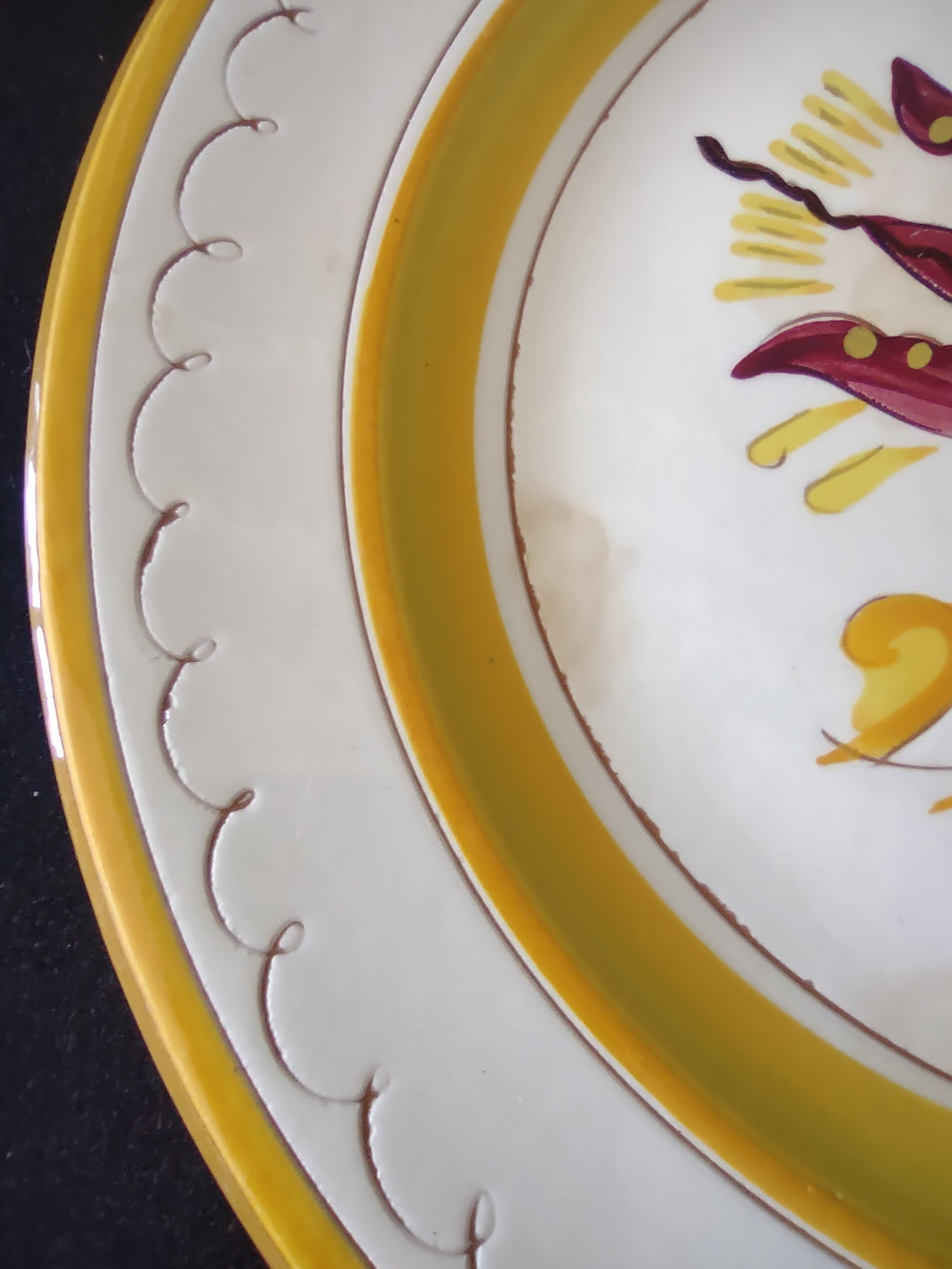Vintage Stangl Provincial Dinner Plates 10" Set of 4 Yellow & Burgundy [6746]