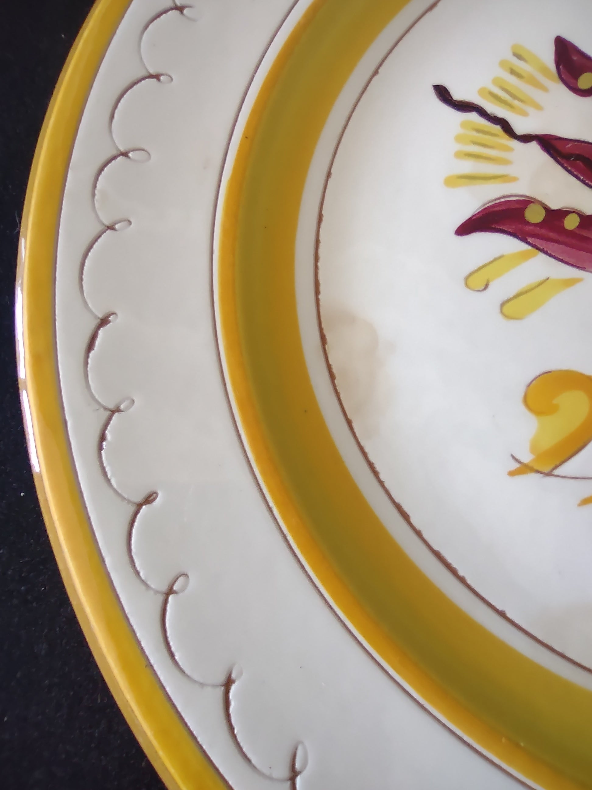 Vintage Stangl Provincial Dinner Plates 10" Set of 4 Yellow & Burgundy [6746]