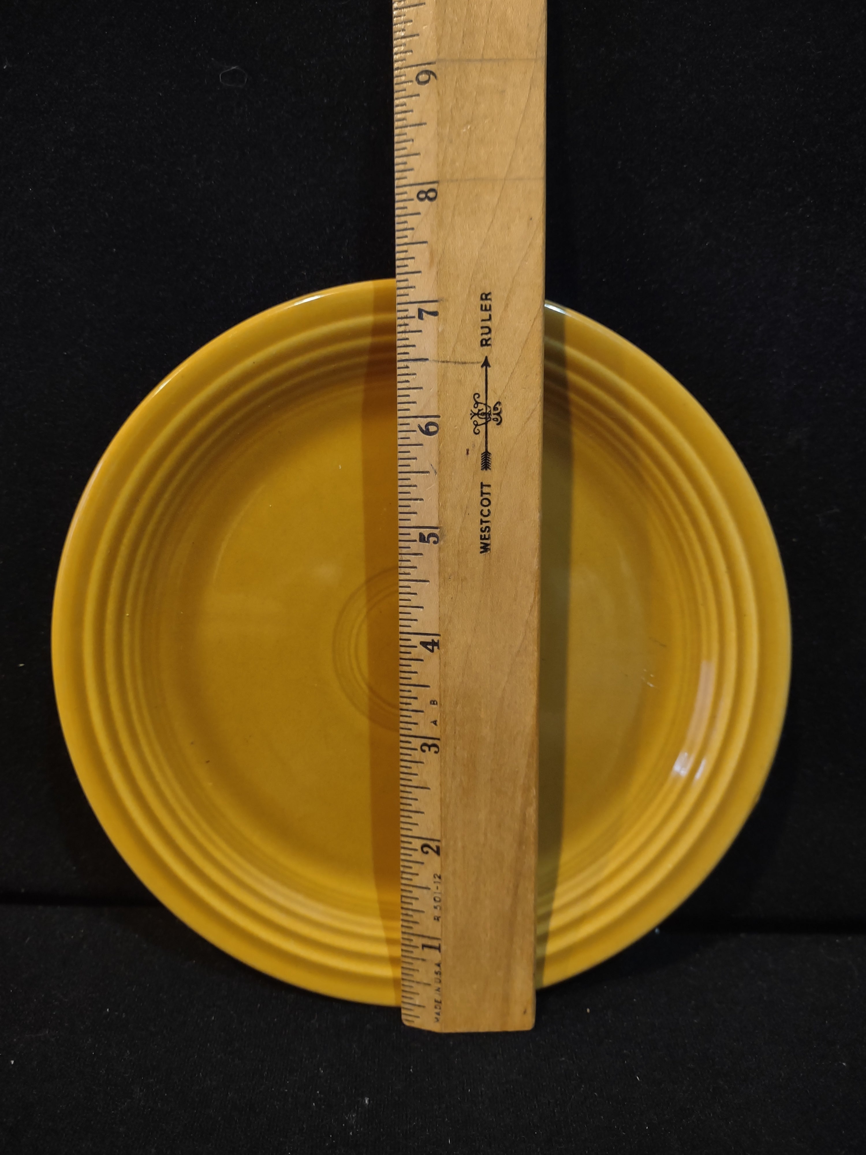 Vintage Fiesta Homer Laughlin Yellow 7" Salad Plate [6780]