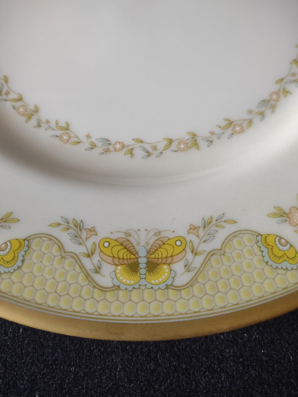 Vintage Gorham Fine China Butterfly Honeycomb Yellow Gold Salad Plate [6784]