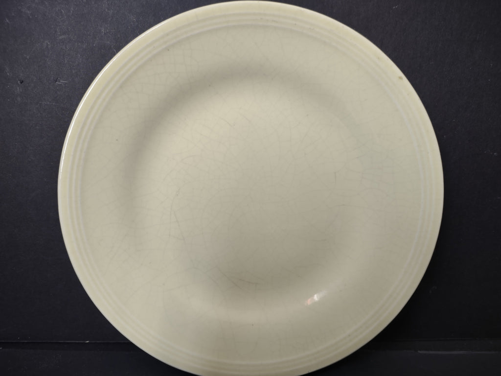 Vintage Unbranded Off-White Ribbed Rim Plate 6" - front view