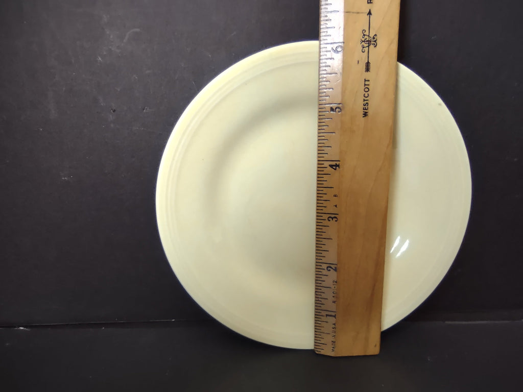 Vintage Unbranded Off-White Ribbed Rim Plate 6" - size reference with ruler