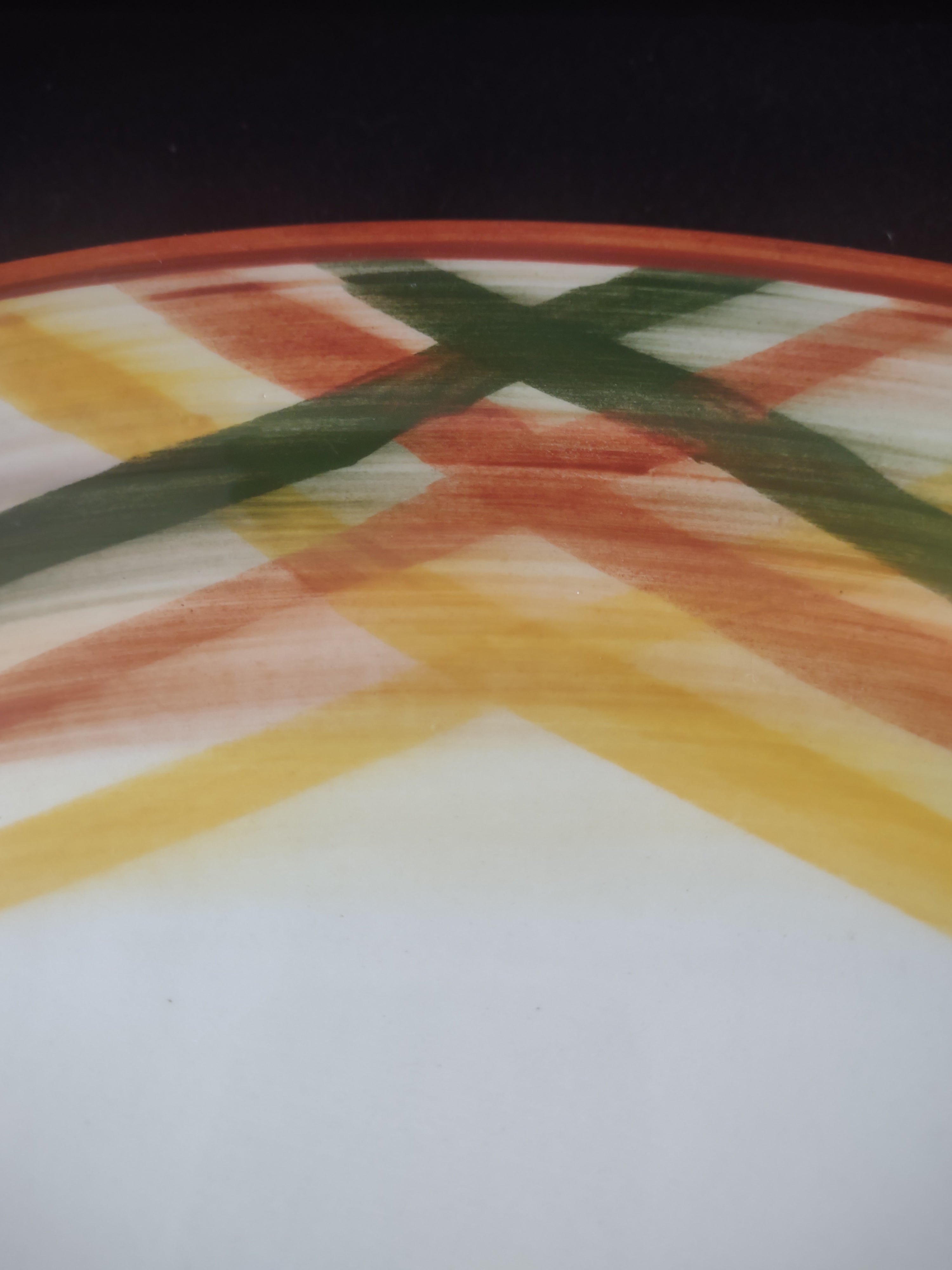 Close-up of stripe intersection detail at rim