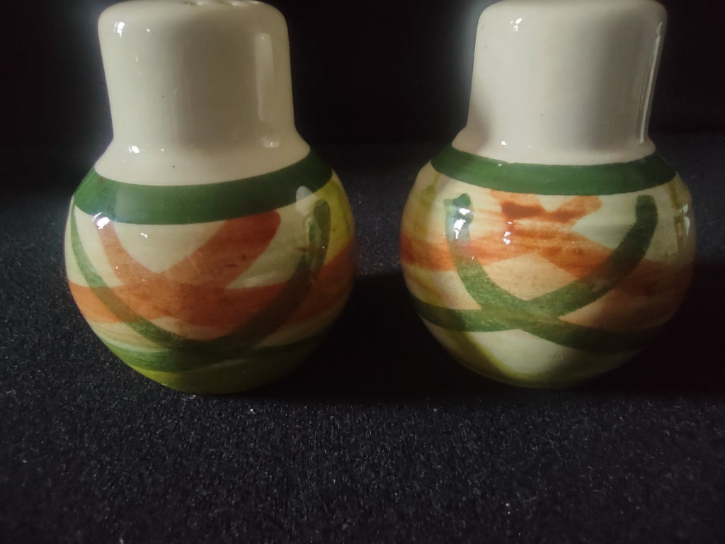 Vernonware Tam O'Shanter salt and pepper shakers with ruler showing approximately 3 inch height