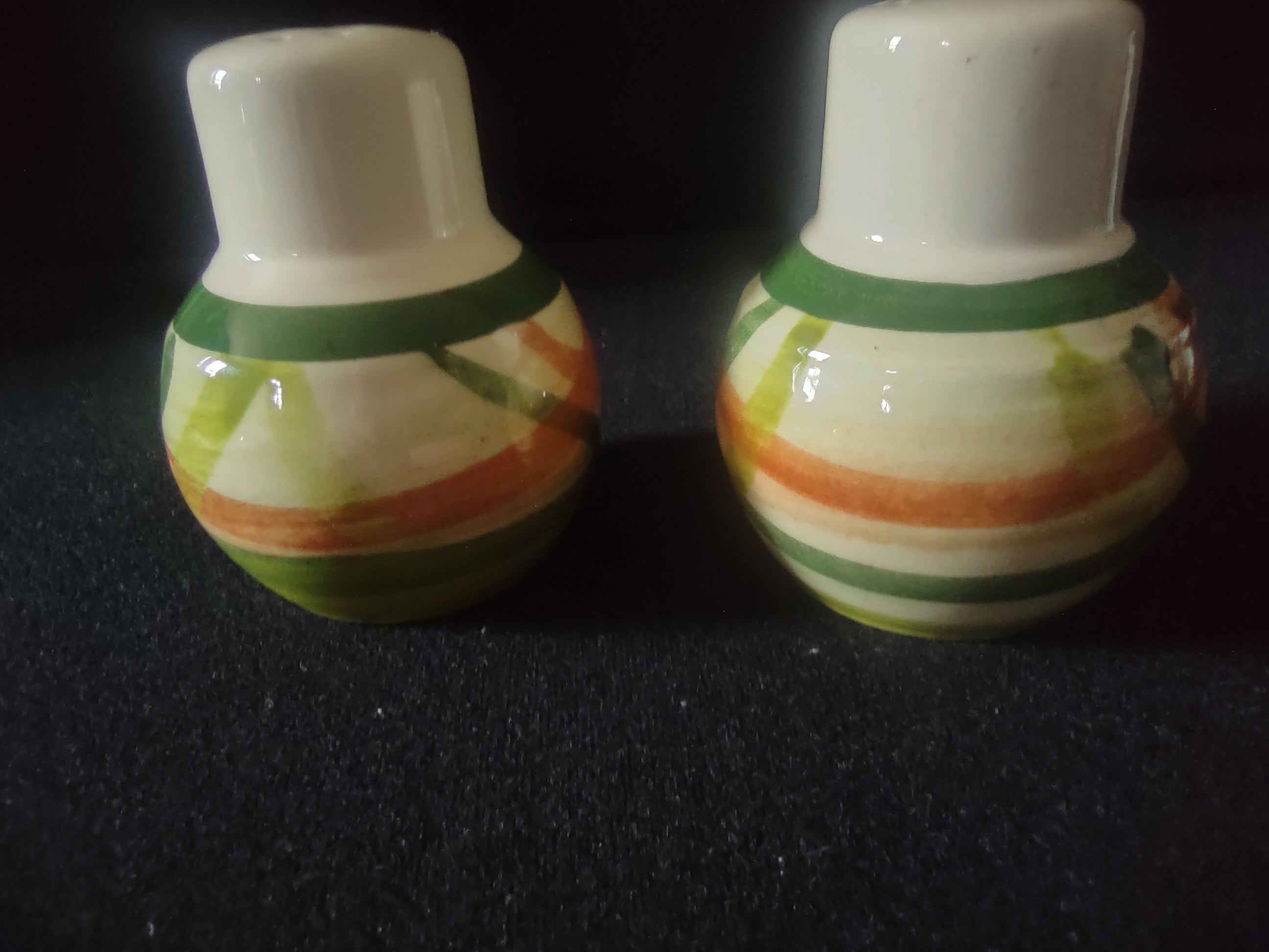 Vernonware Tam O'Shanter salt and pepper shakers additional view