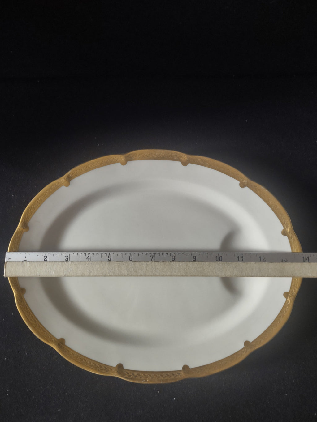 Vintage Theodore Haviland white and gold laurel oval serving platter - edge detail close-up