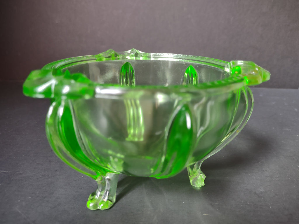 Vintage Green Uranium Glass Footed Bowl Ashtray Scalloped Rim IMPERFECT [6882]