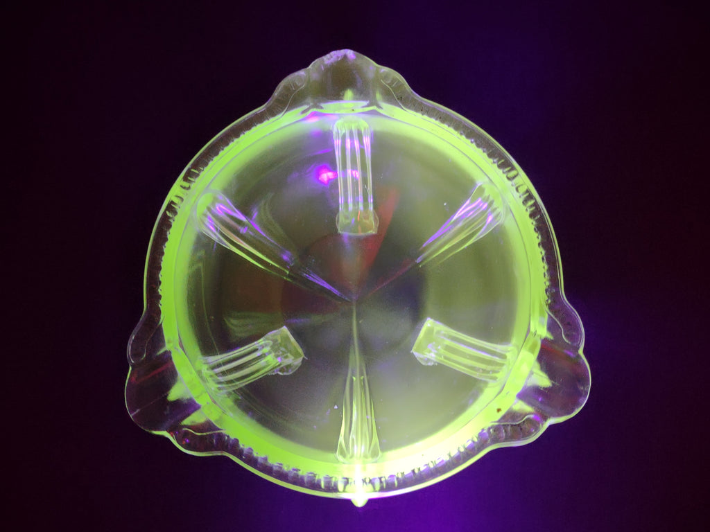 Vintage Green Uranium Glass Footed Bowl Ashtray Scalloped Rim IMPERFECT [6882]