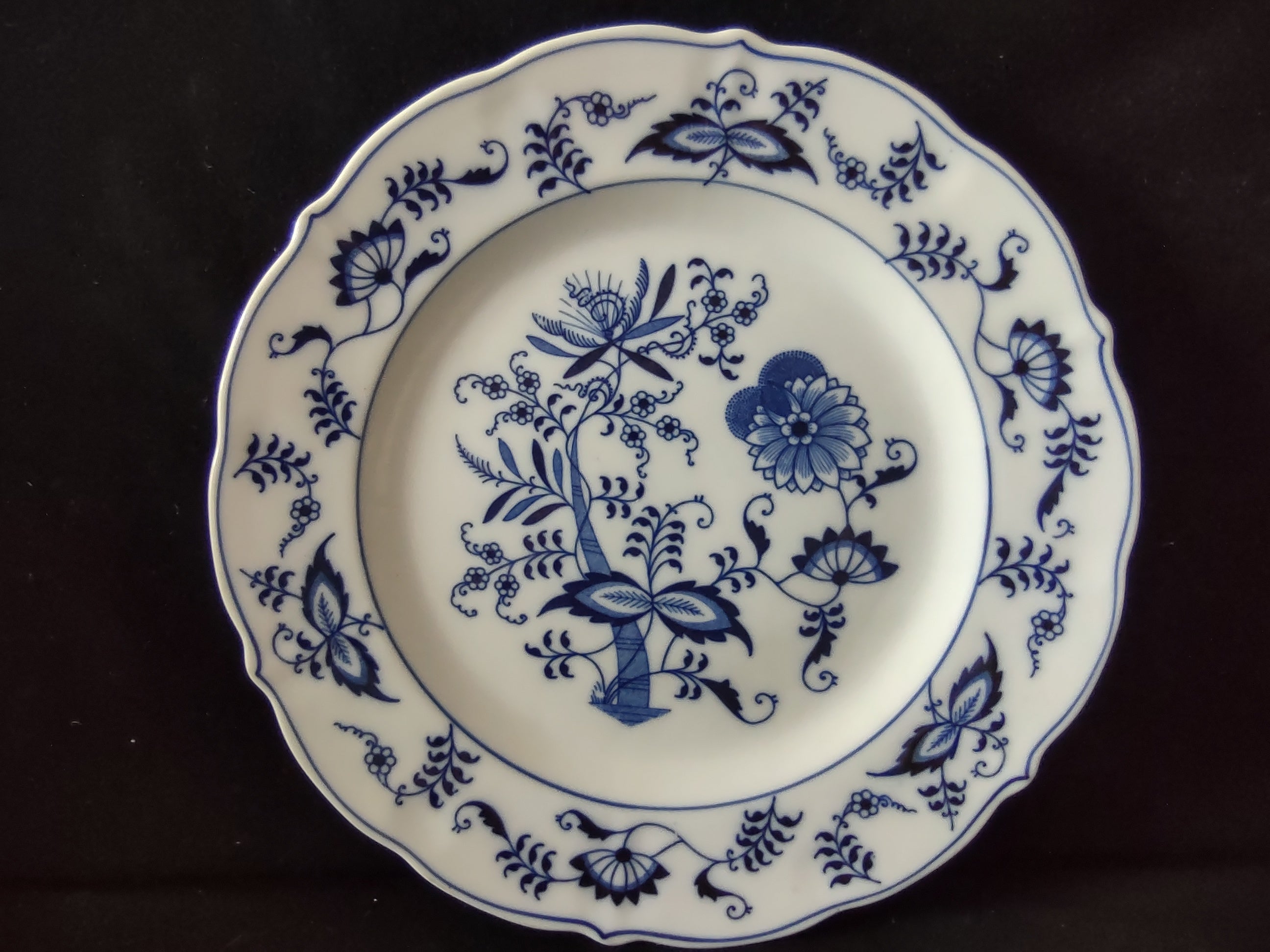 Vintage Blue Danube Cobalt Blue Onion Floral Scalloped Plate [6900]