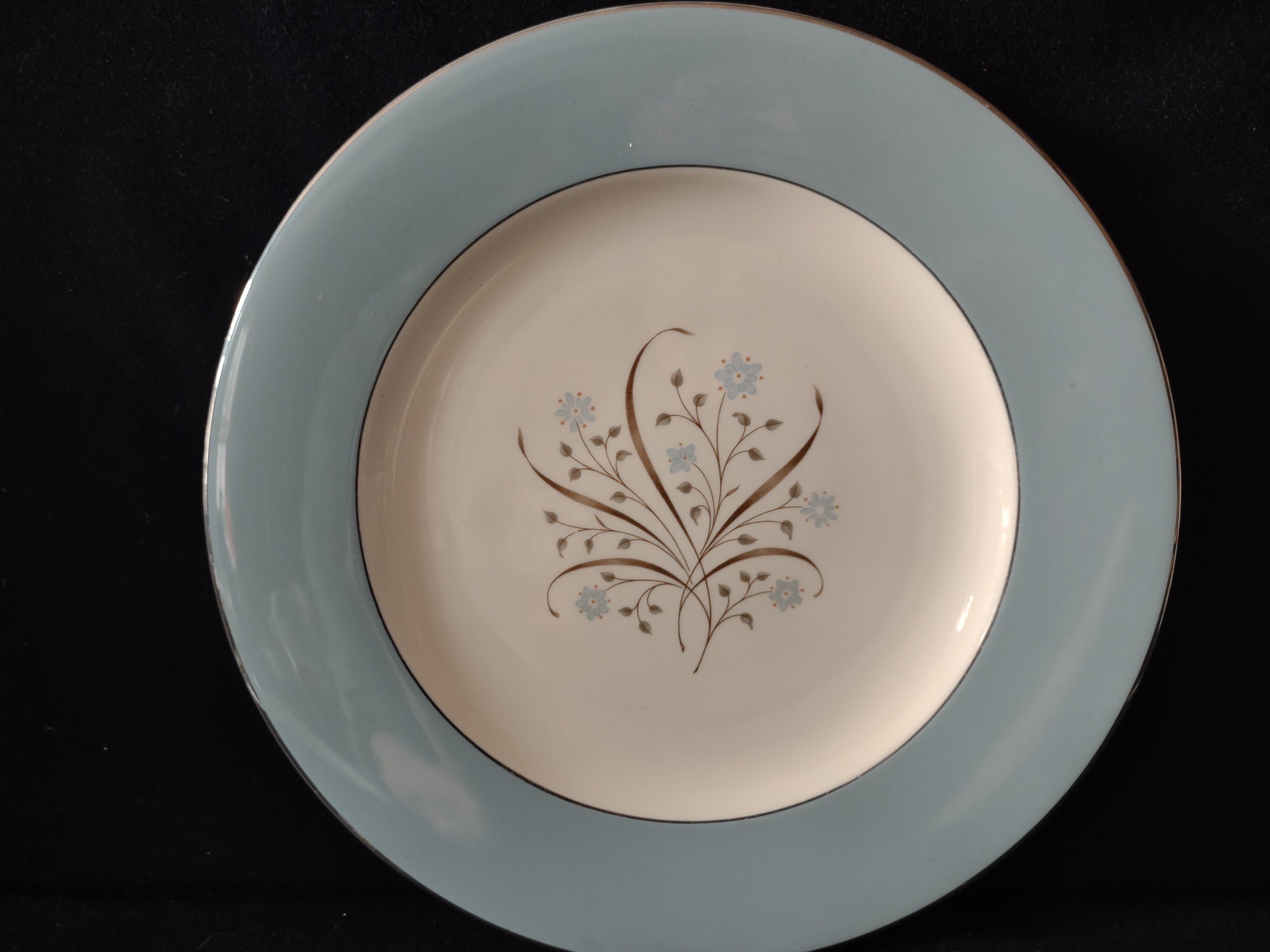 Vintage Lamberton Ivory China Holly Hobbie Blue & Gold Floral Dinner Plate [6886]