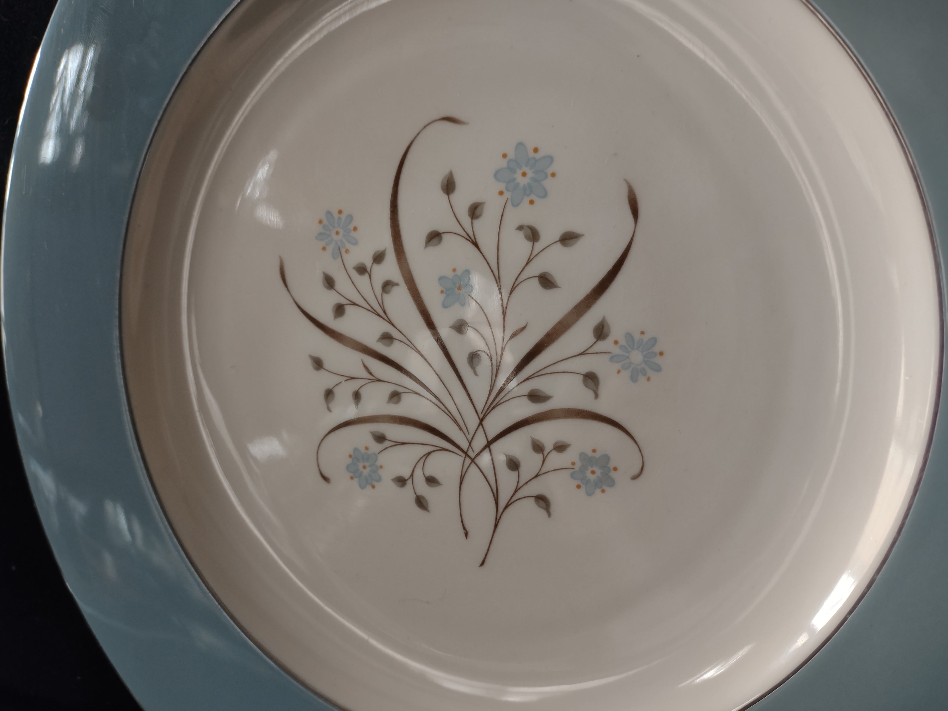 Vintage Lamberton Ivory China Holly Hobbie Blue & Gold Floral Dinner Plate [6886]