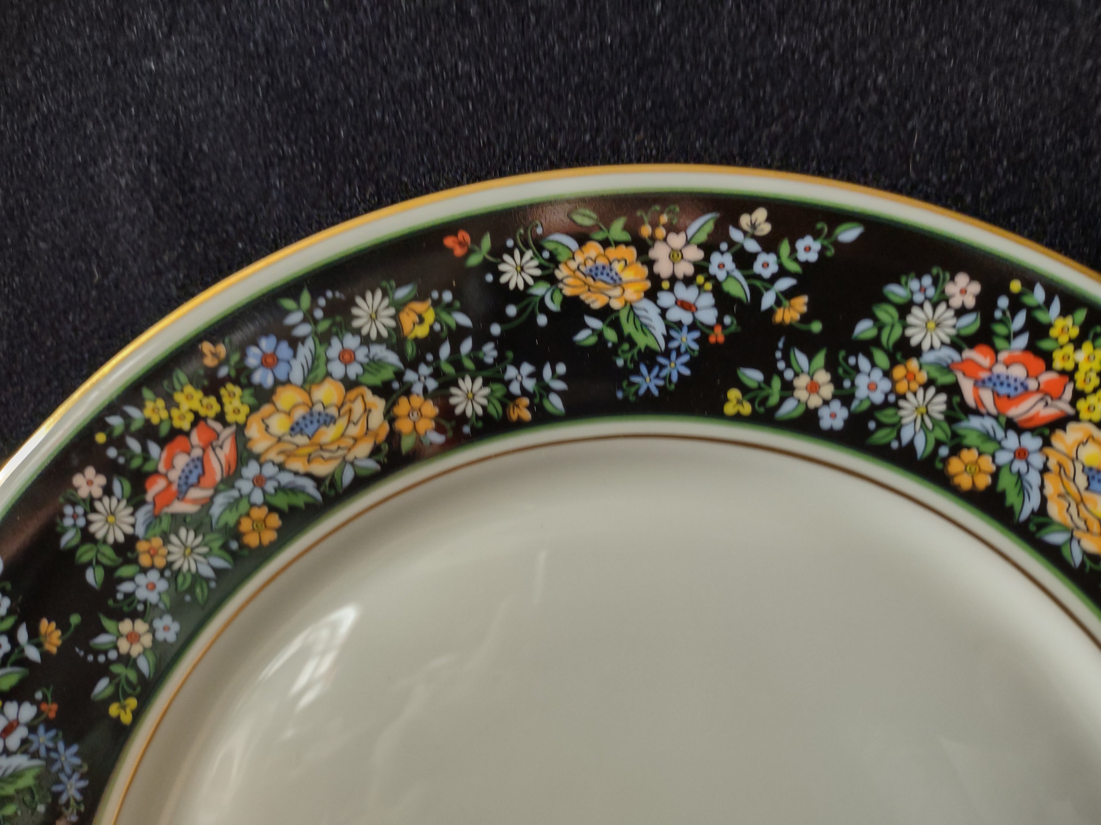 Vintage Oxford Bone China Sutton Place Black Floral Gold Trim Dinner Plate [6883]