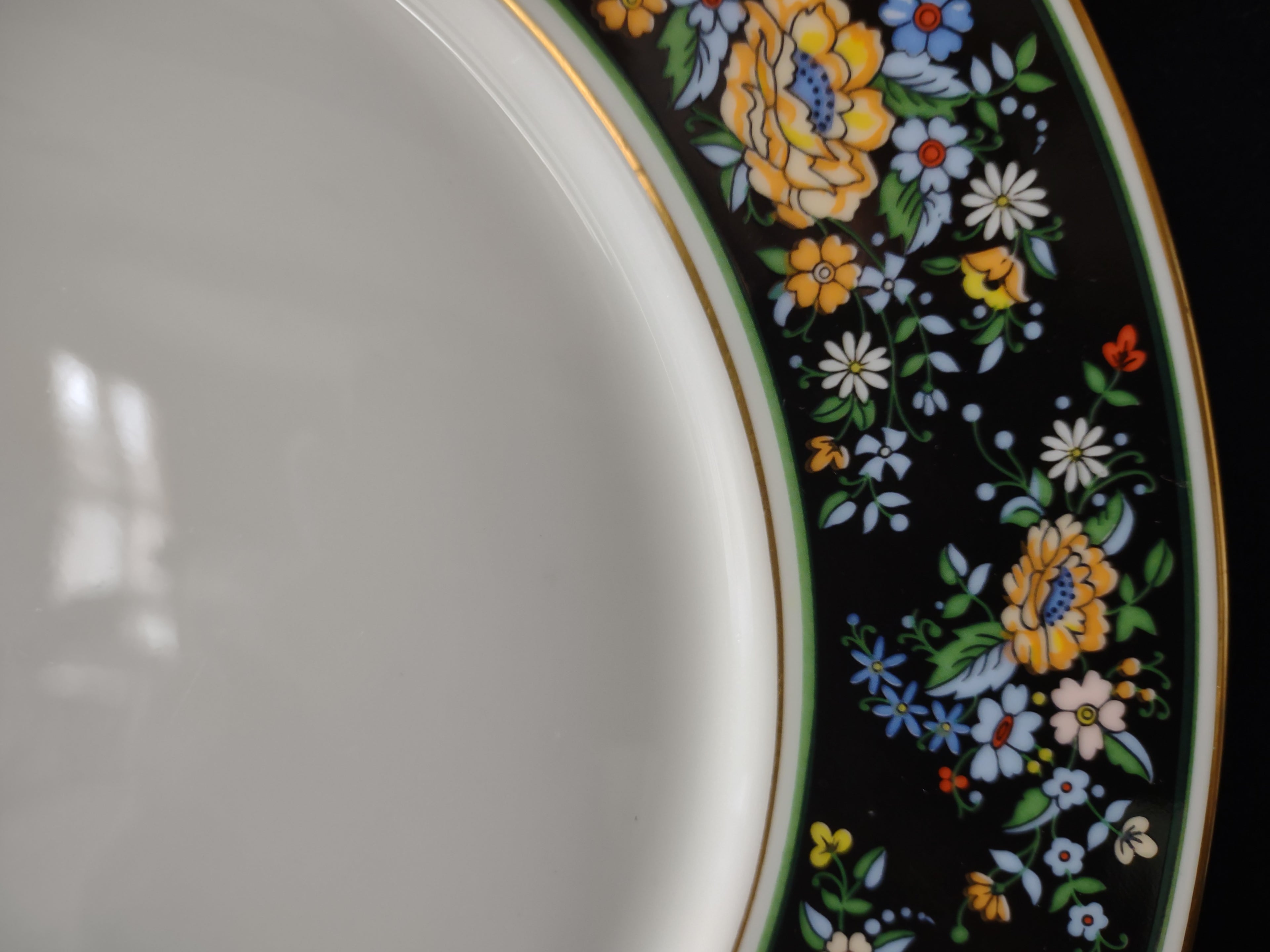 Vintage Oxford Bone China Sutton Place Black Floral Gold Trim Dinner Plate [6883]