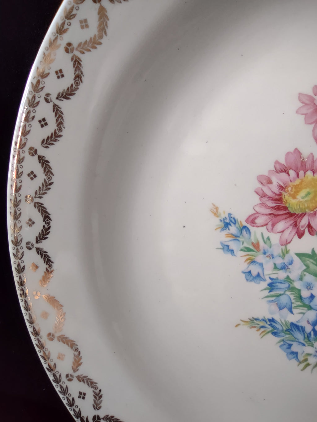 Vintage Cosmopolitan Dinnerware Diana Pink Daisy 23K Gold Plate [6892]