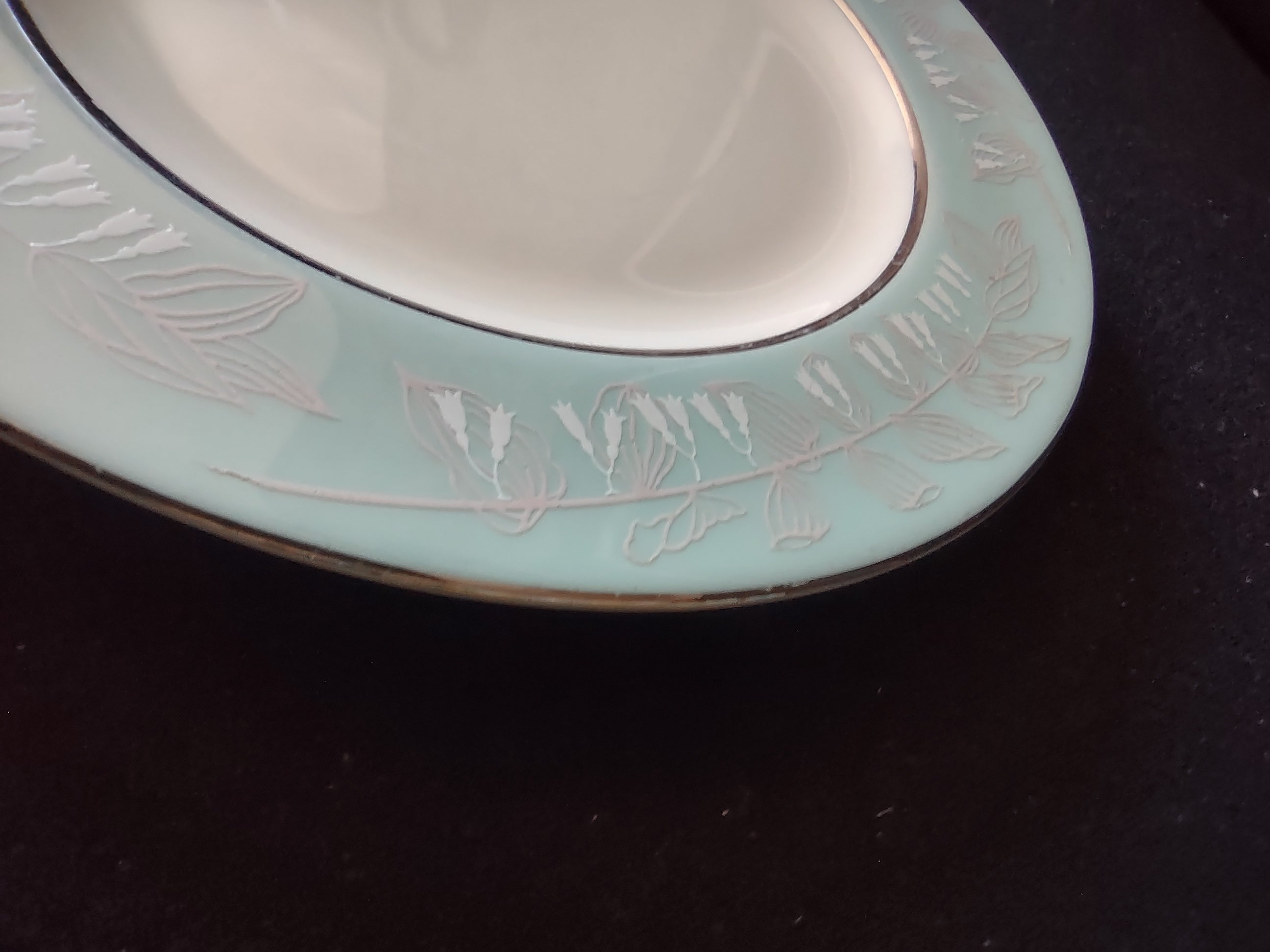 Iroquois China Fern Hunte plate border detail celadon green embossed motif