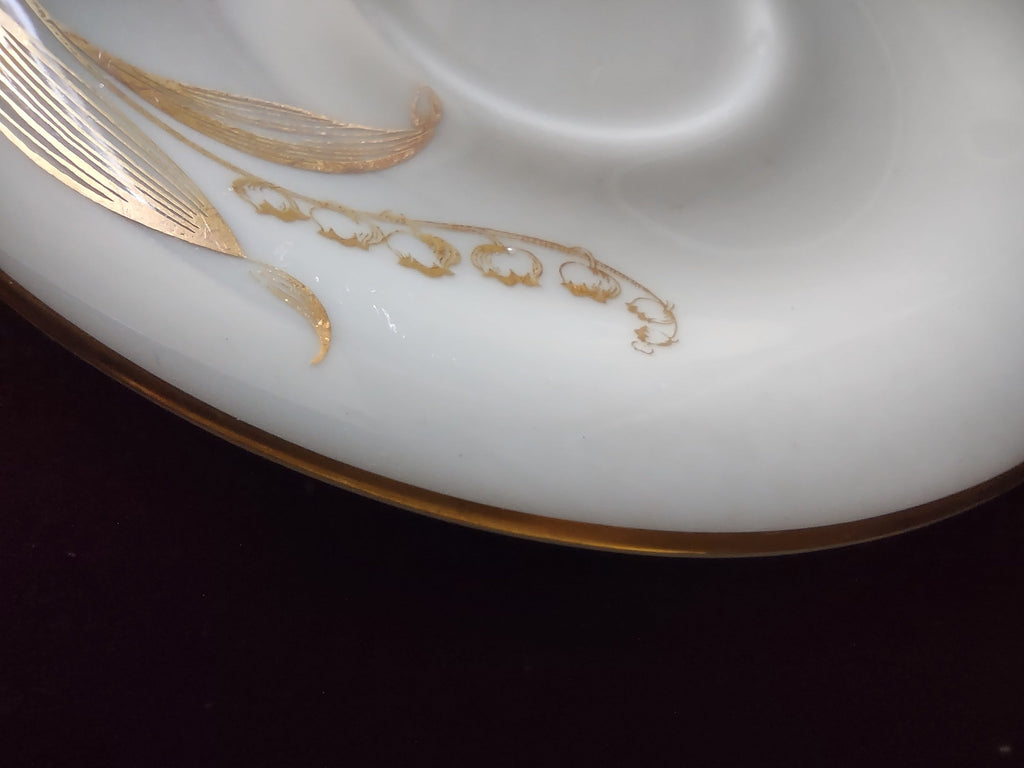 Castleton China Gold Lily of the Valley saucer pattern detail second view