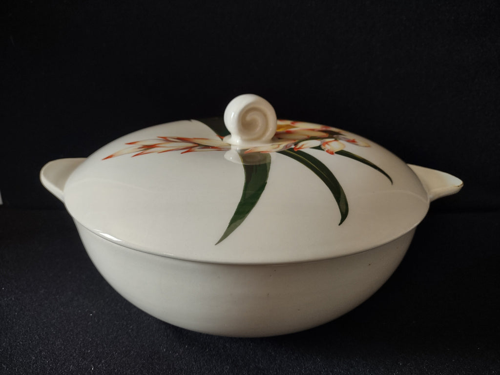 Santa Anita Ware Shell Ginger lid top view showing pattern detail