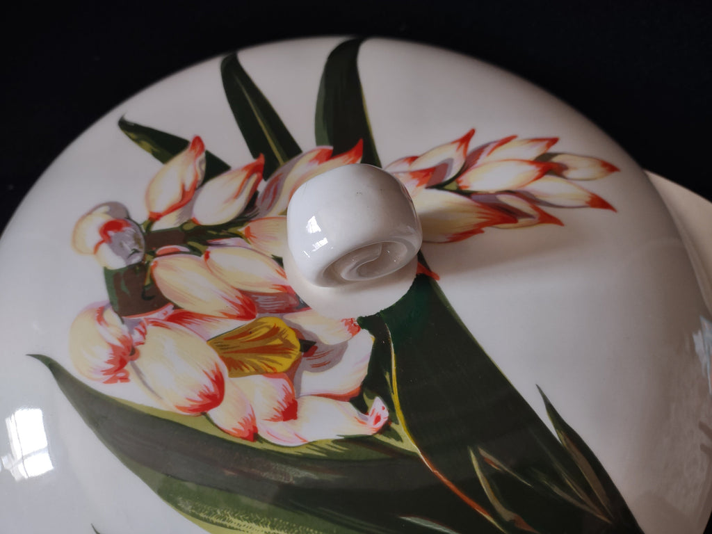 Santa Anita Ware Shell Ginger bowl interior with ruler showing 8 inch diameter