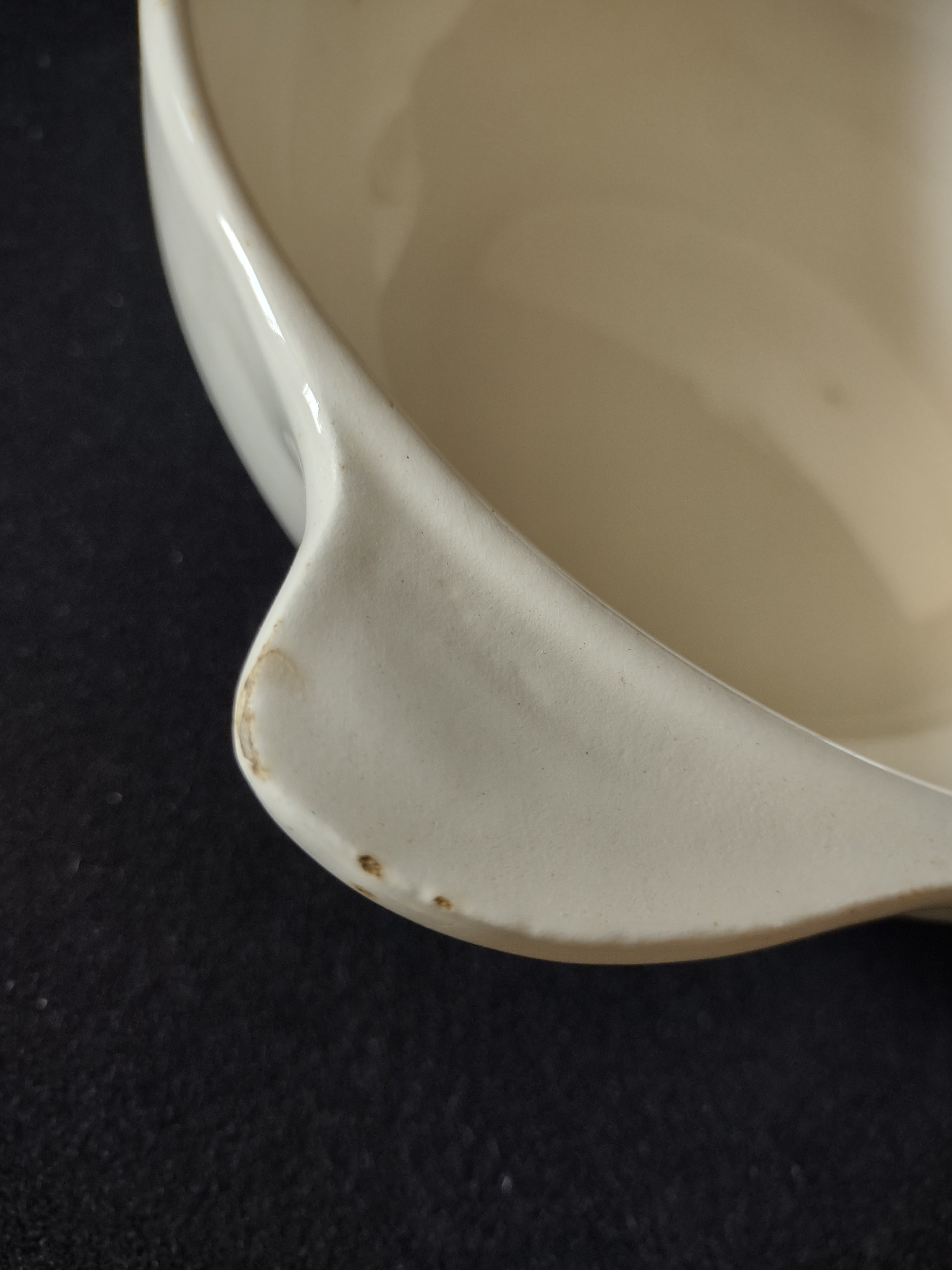 Santa Anita Ware Shell Ginger bowl and lid separated showing underside