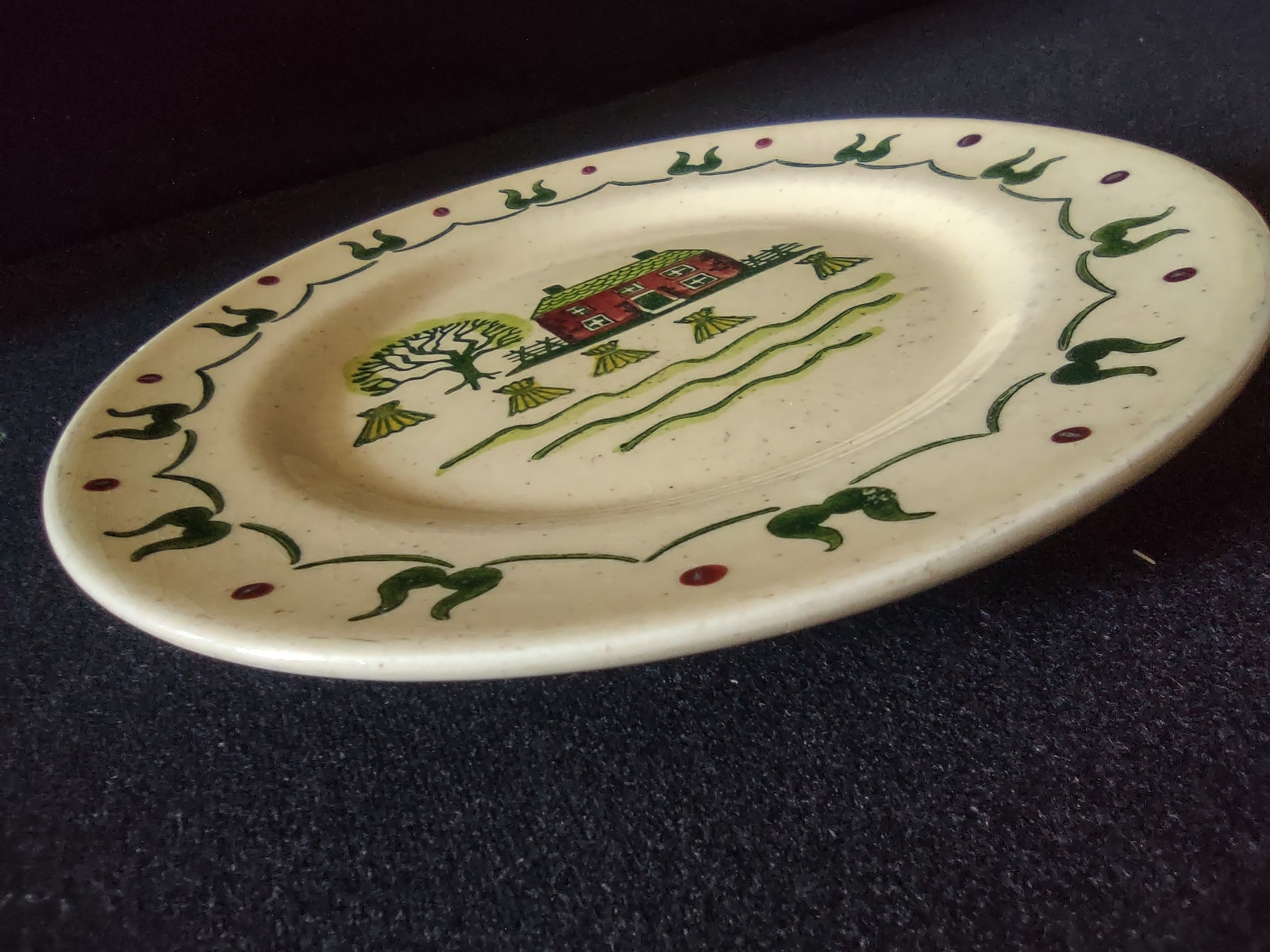 Metlox Poppytrail Homestead Provincial plate green vine rooster border close-up
