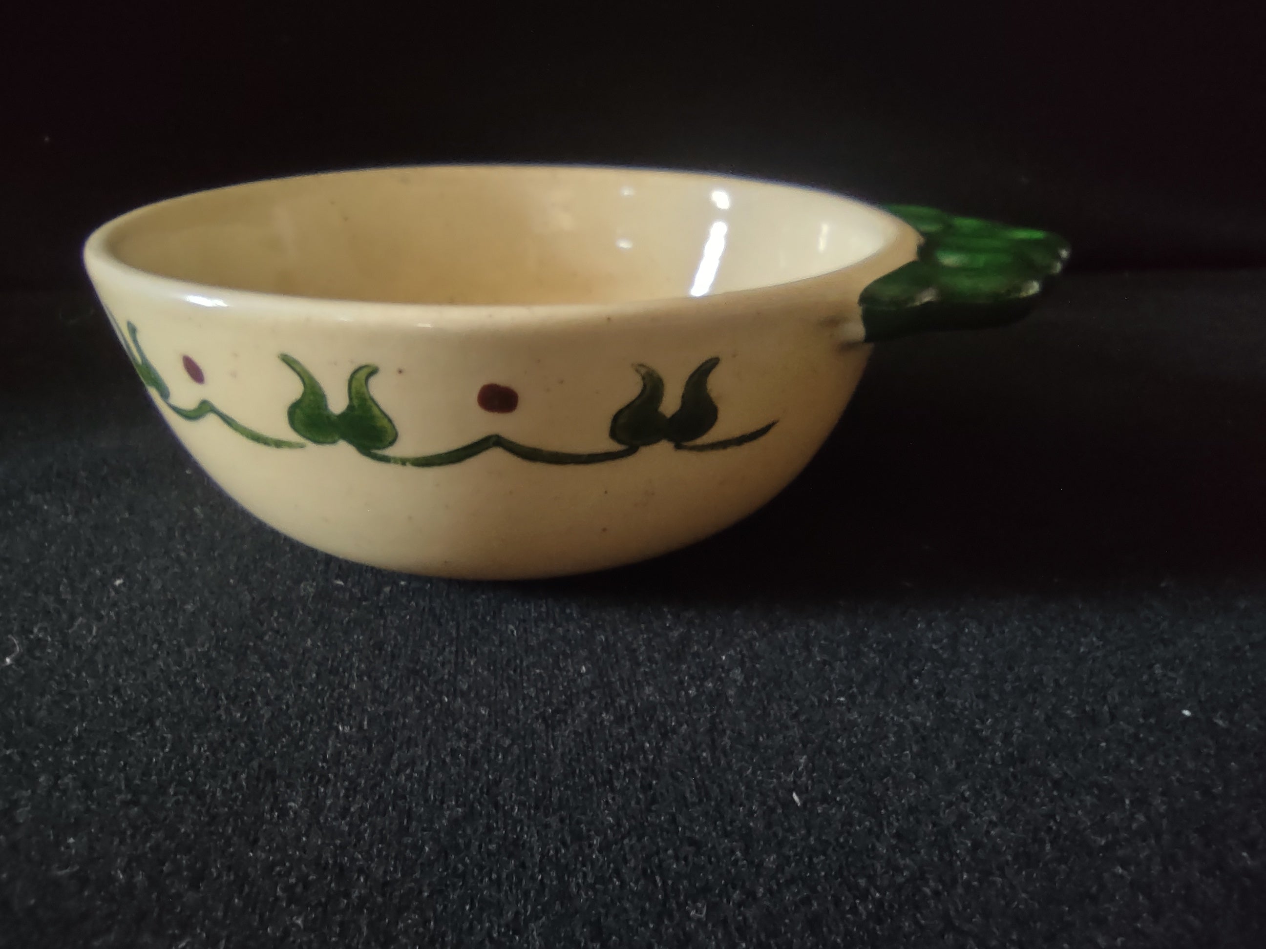 Metlox Homestead Provincial handled bowl interior folk scene