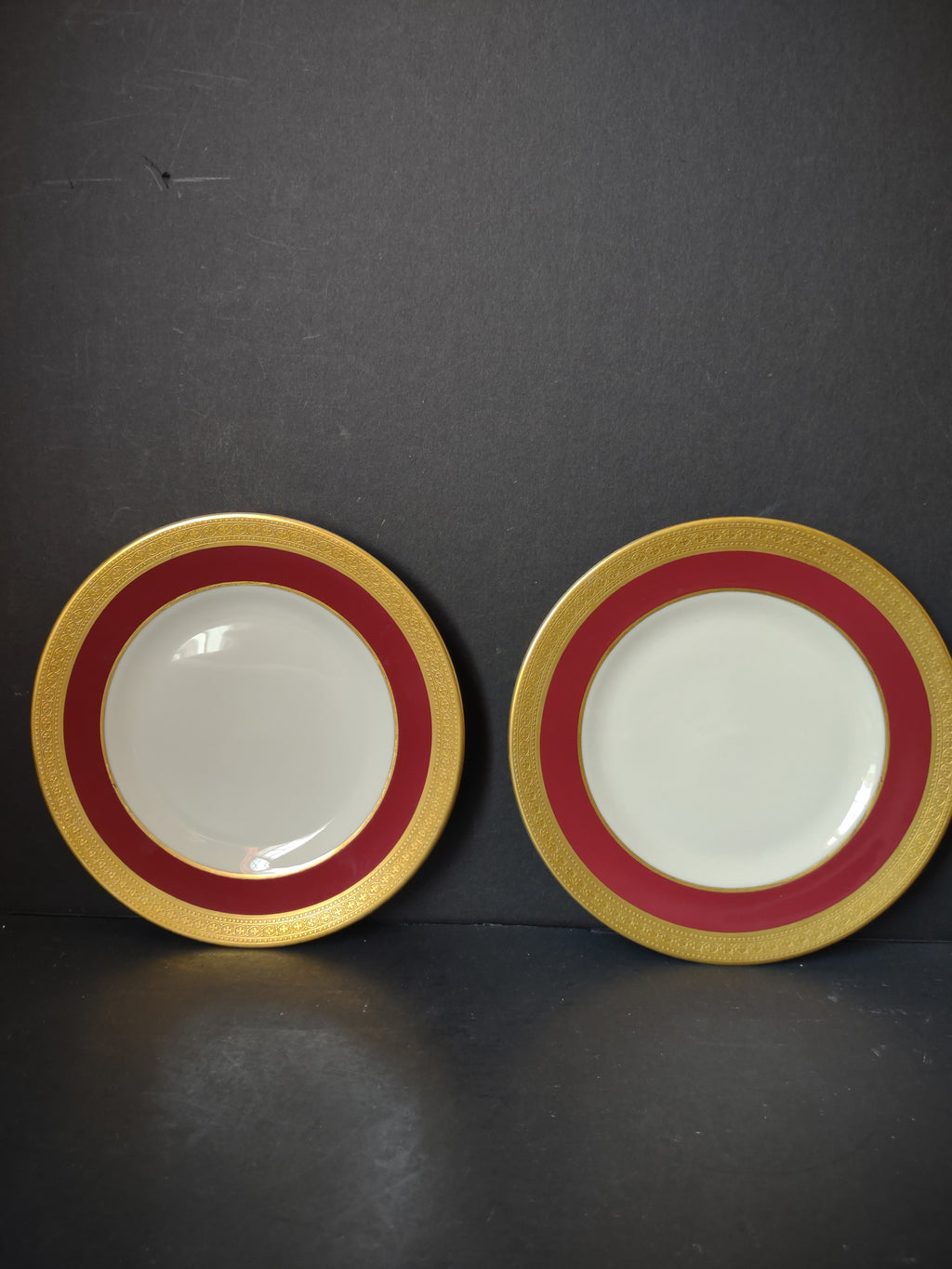 Vintage Syracuse China Crimson & Gold Plate Set of 2 O.P. Co [6944]