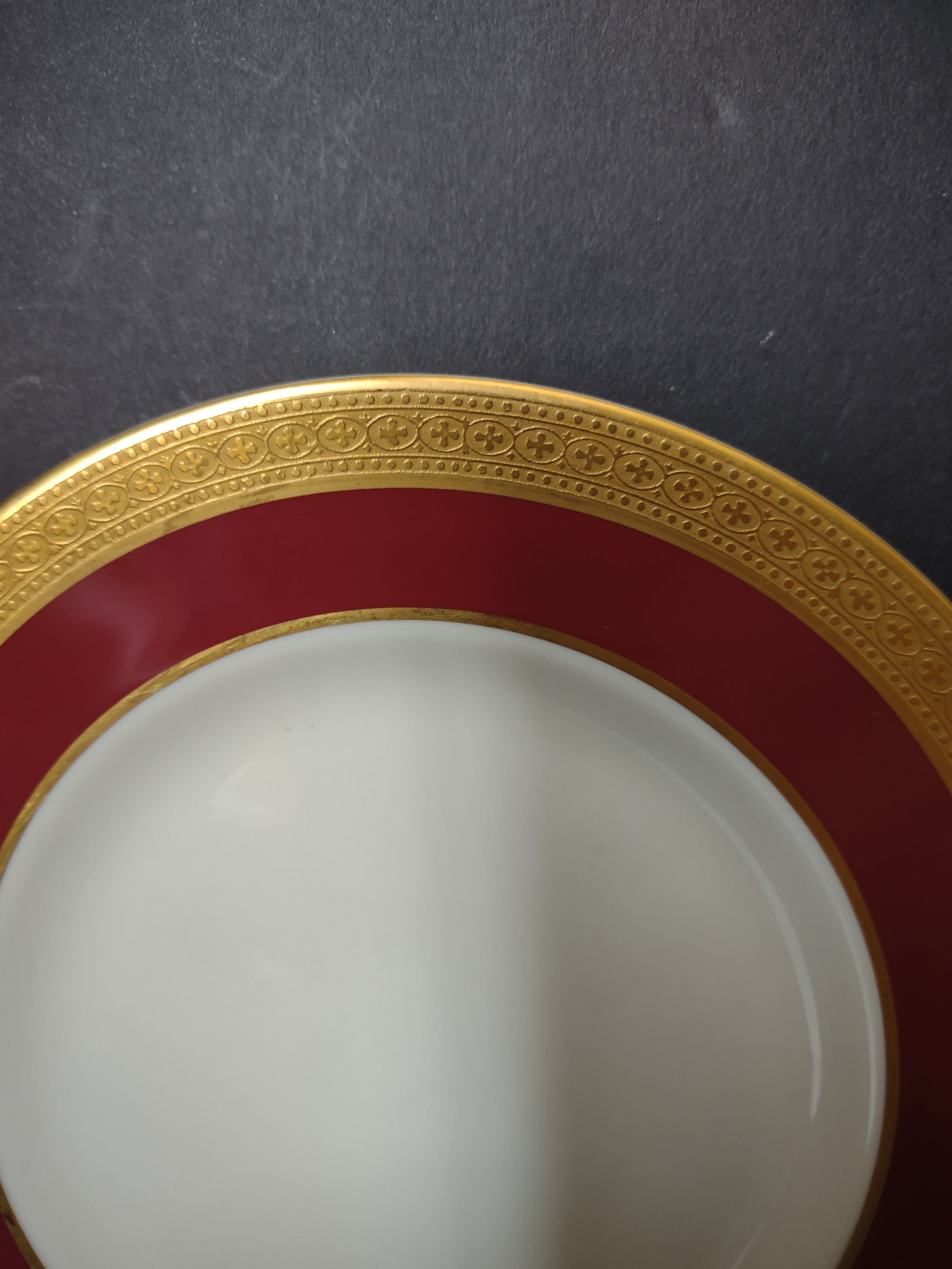 Vintage Syracuse China Crimson & Gold Plate Set of 2 O.P. Co [6944]