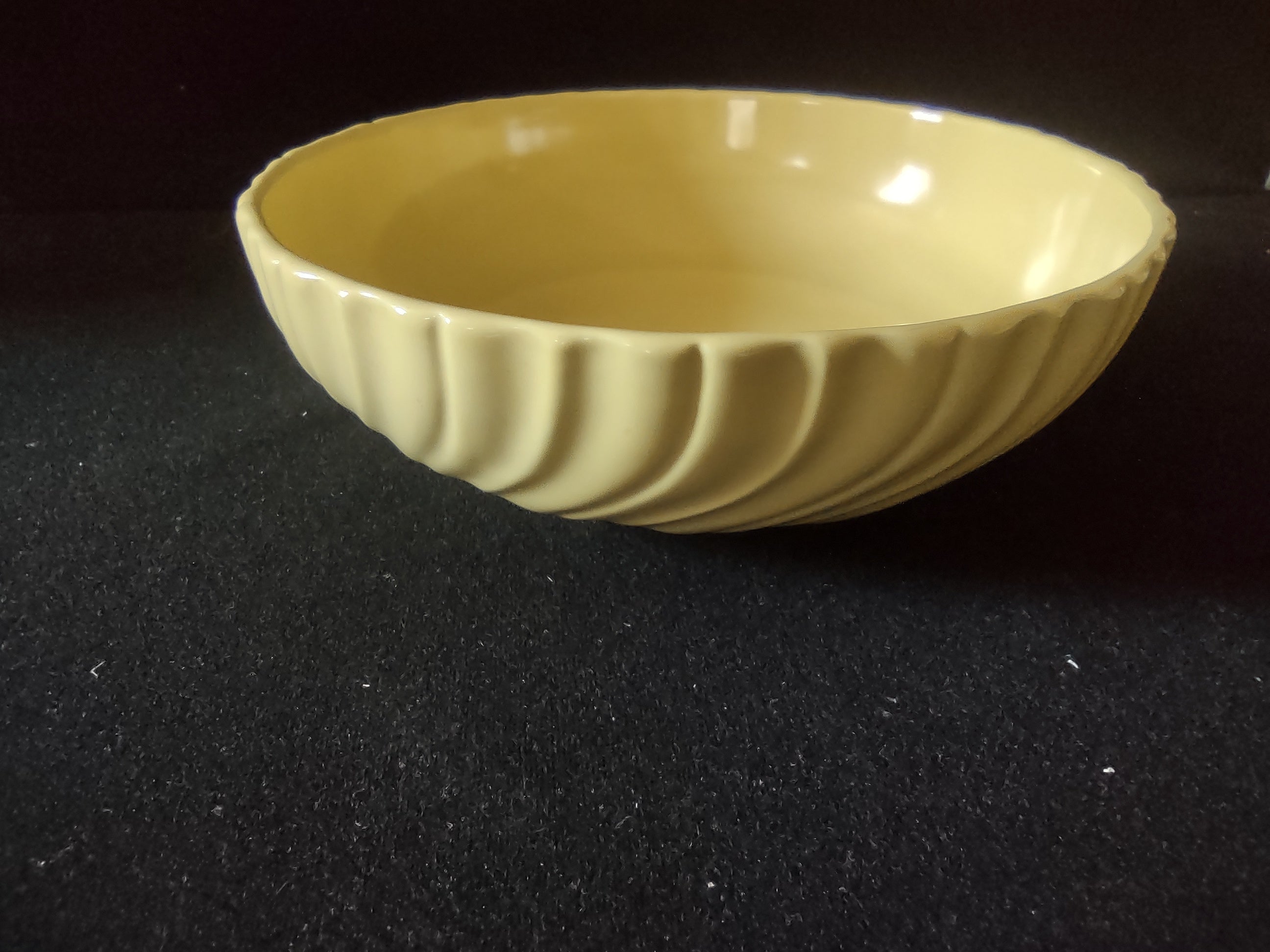 Vintage Franciscan Ware Swirl Cream Bowl - side view showing ribbed exterior