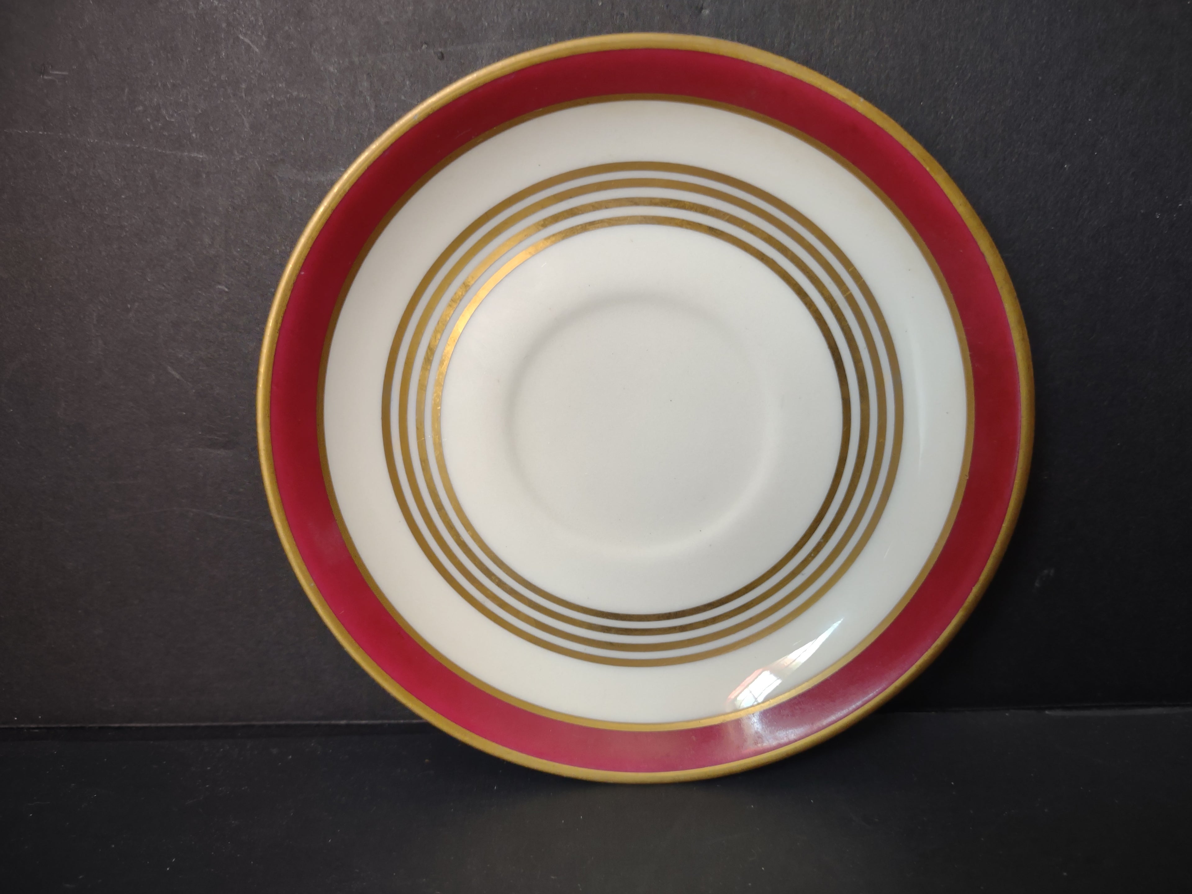 Vintage Warwick China Crimson Red & Gold Demitasse Saucer [6941]
