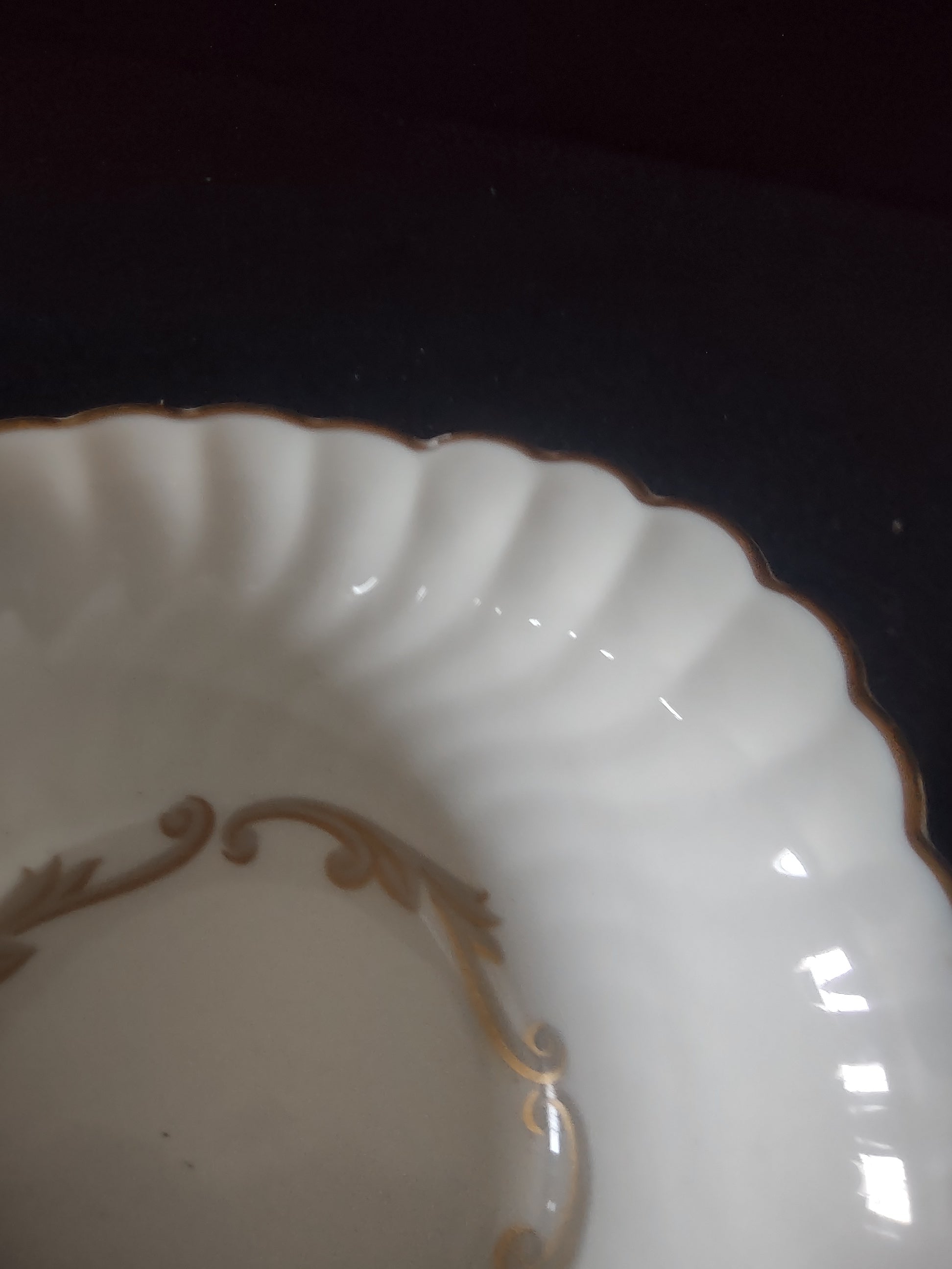 Fluted rim close-up