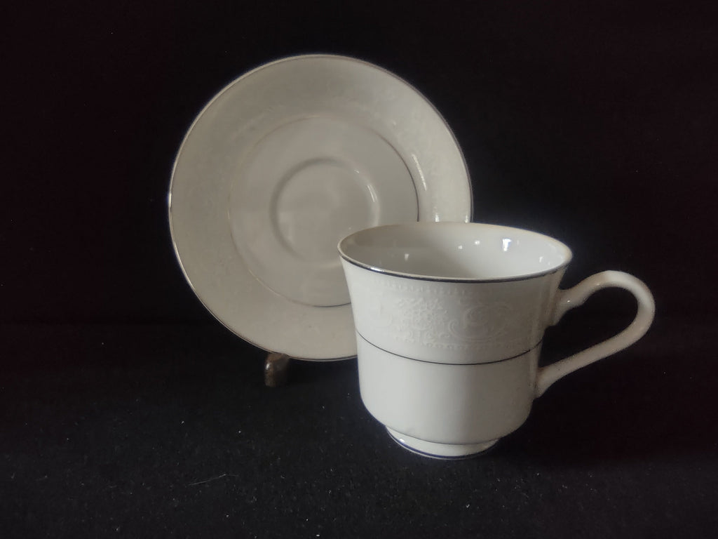 Salem China Aristocrat chip on foot rim of cup