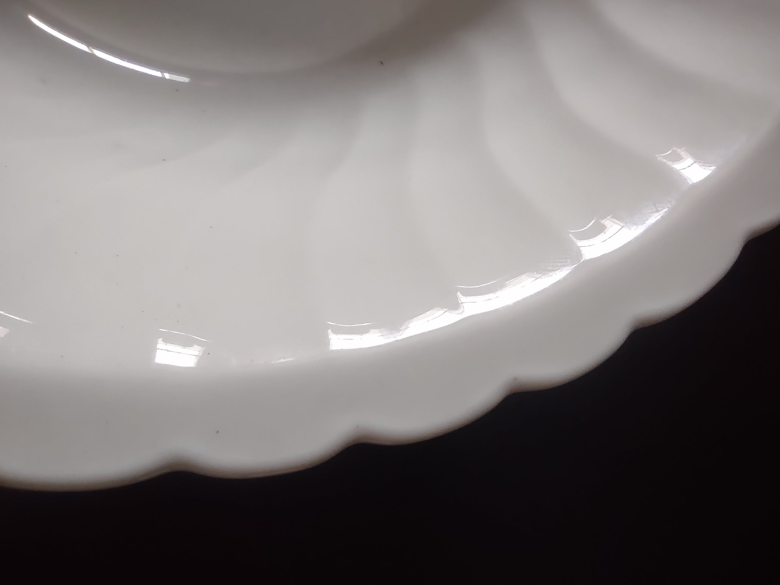 Vintage Syracuse China Swirl White Bowl - interior swirl detail