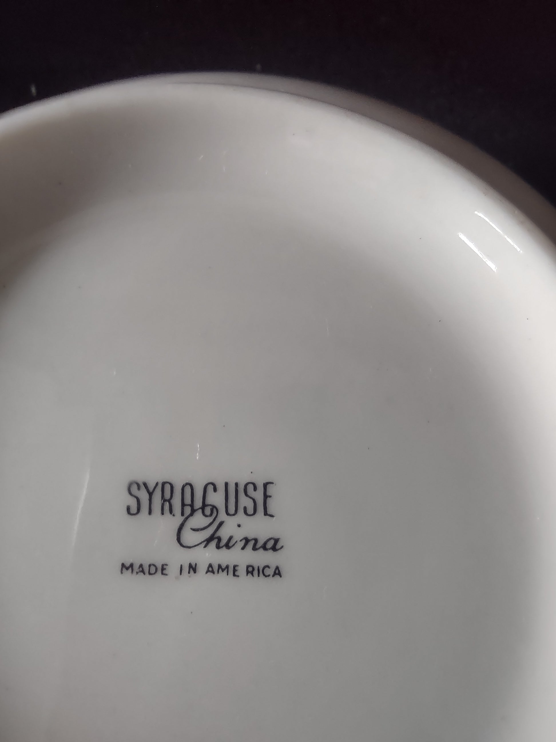 Vintage Syracuse China Swirl White Bowl - rim chip detail