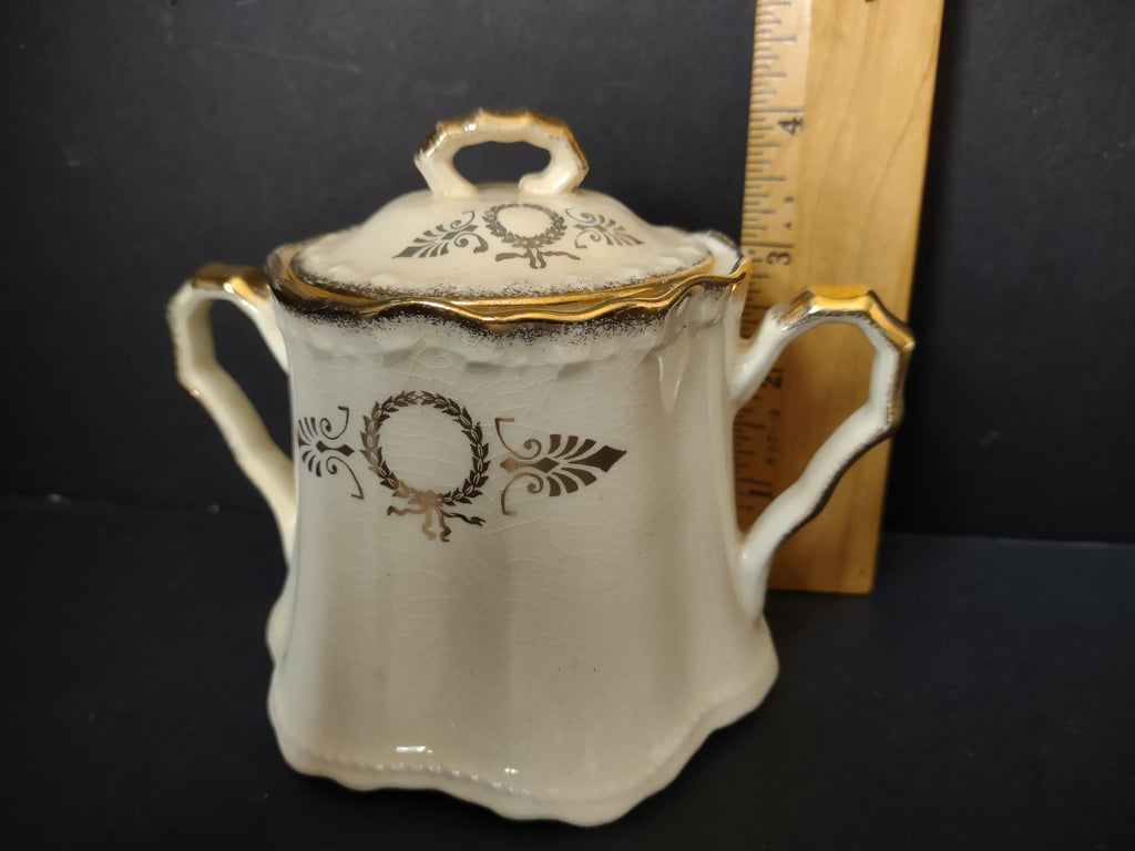 Vintage Crooksville Off-White & Gold Laurel Wreath Lidded Sugar Bowl [6982]