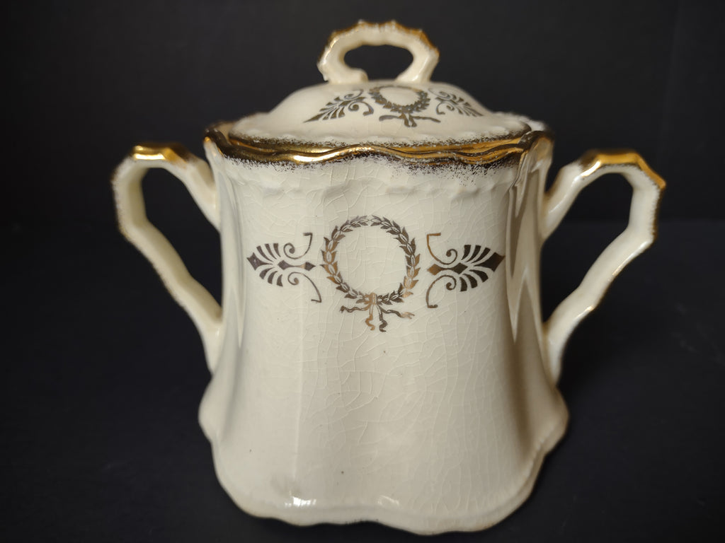 Vintage Crooksville Off-White & Gold Laurel Wreath Lidded Sugar Bowl [6982]