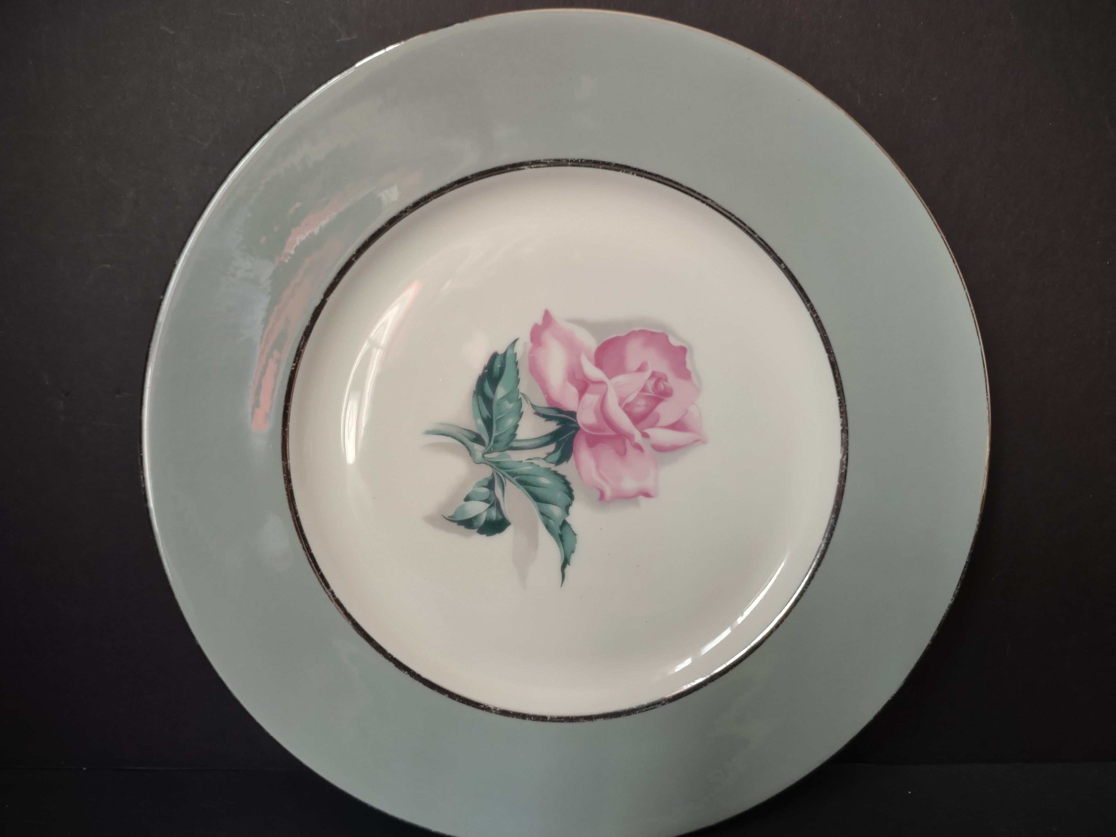 Vintage Blue & Pink Rose Bud Platinum Trim Plate [6983]