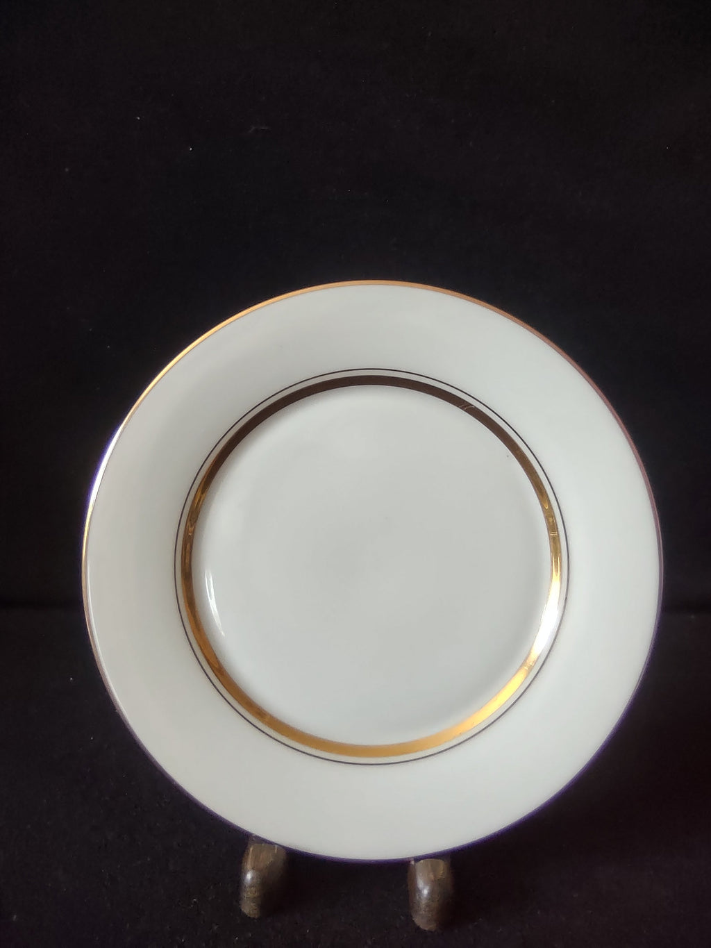 Oxford Bone China Andover plate with ruler showing approx 6 inch diameter