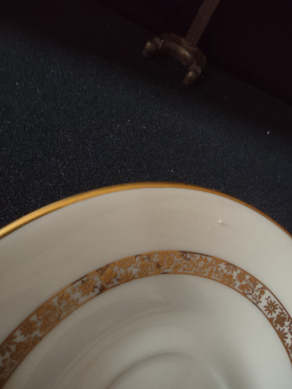 Vintage Oxford Bone China Golden Glen Saucer [6998]