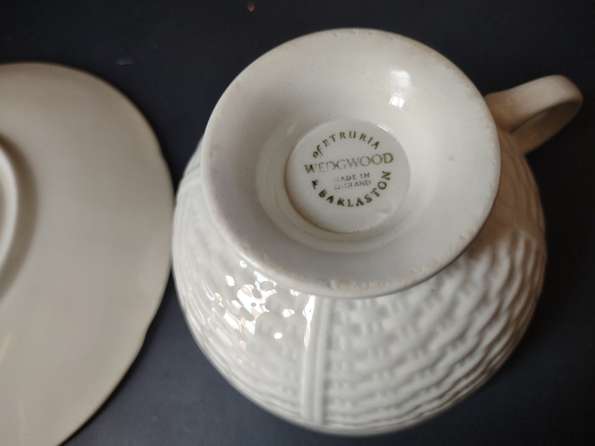 Vintage Wedgwood Willow Weave White Footed Teacup & Saucer Set x 4 [6105]