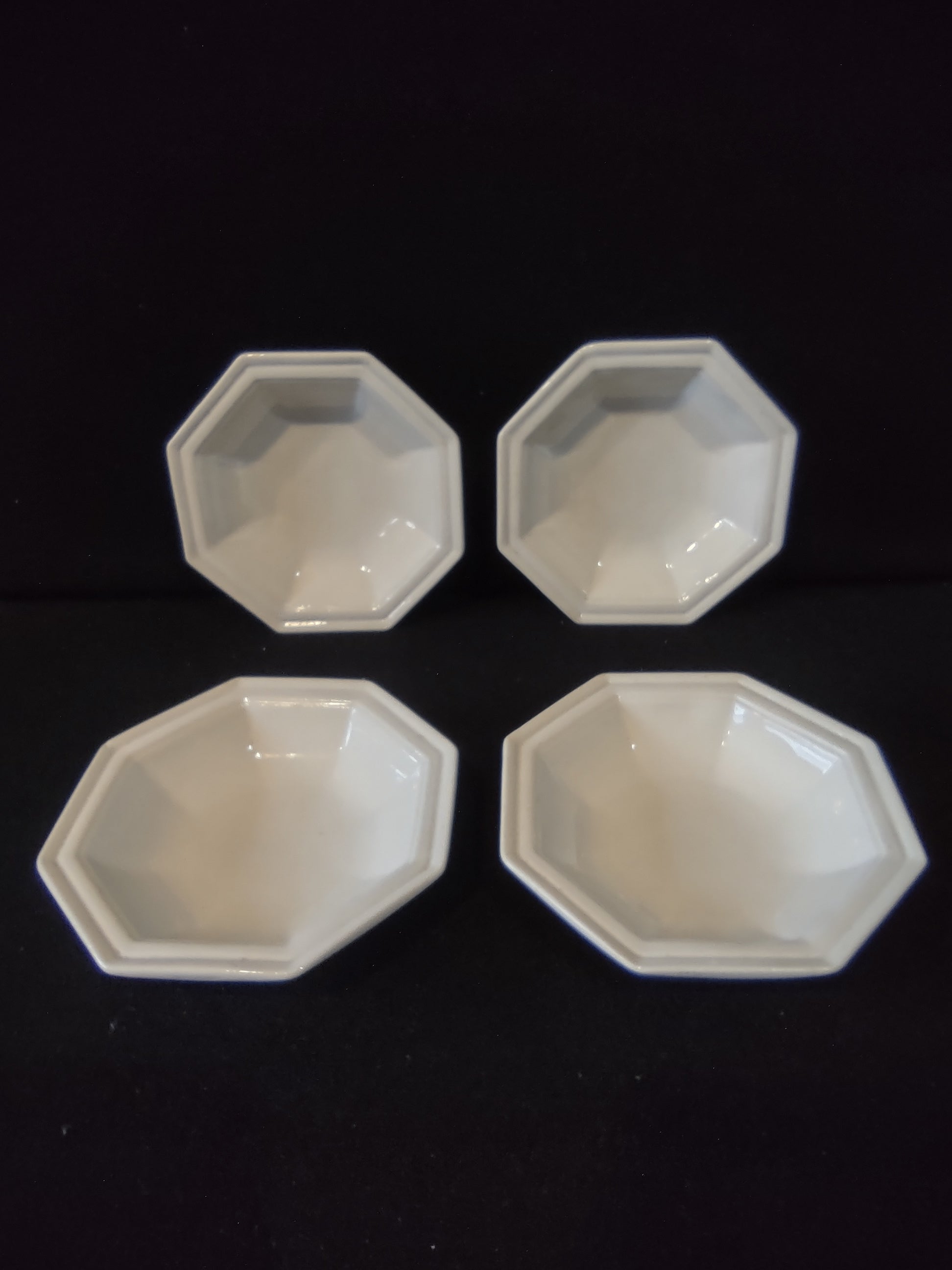 Vintage Red Cliff Ironstone Off-White Octagonal Berry Bowls Set of 4 [7002]